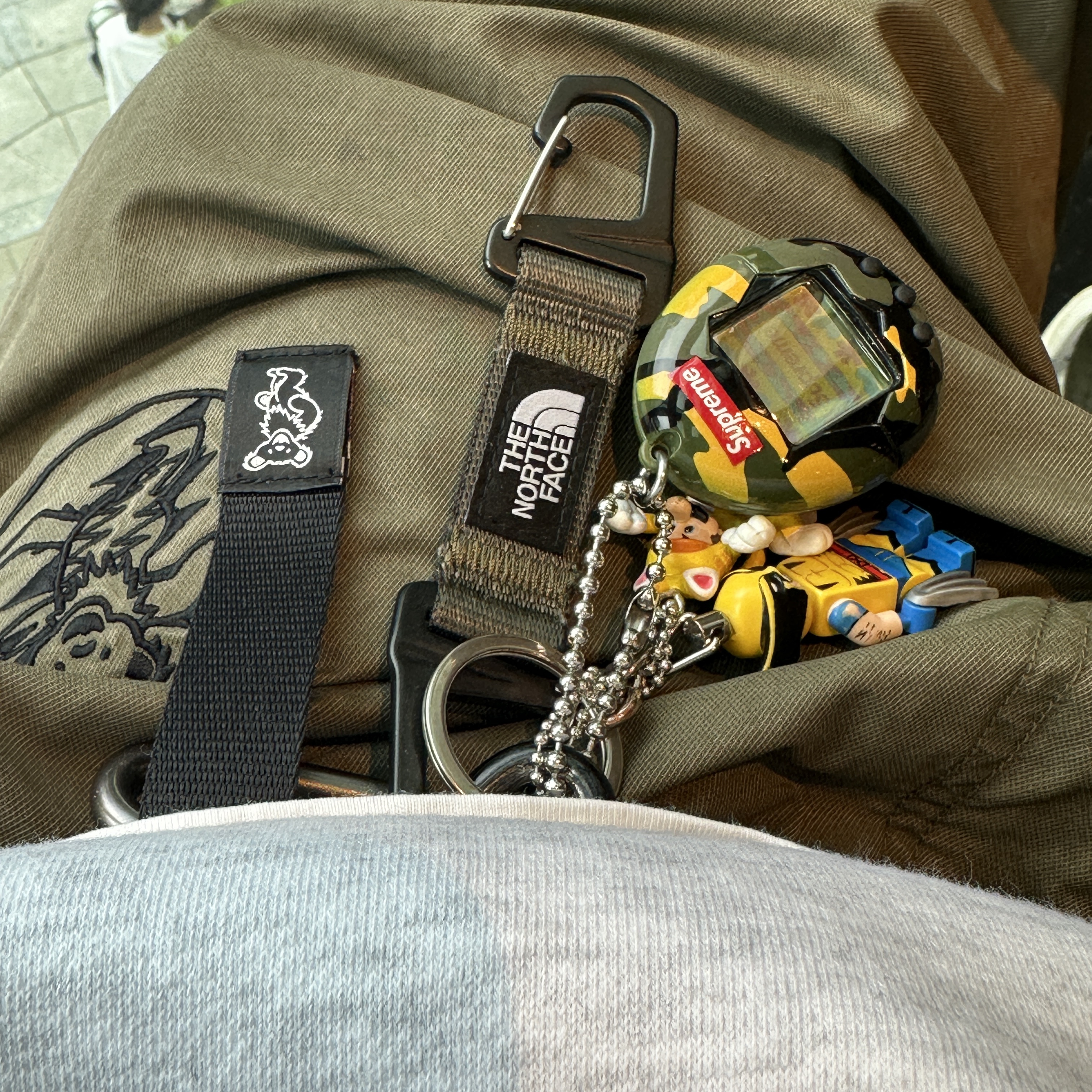 Supreme Tamagotchi Yellow - 23SS, Thisisneverthat x Grateful Dead Lightning Bear Wind Pant Khaki 착용 스타일
