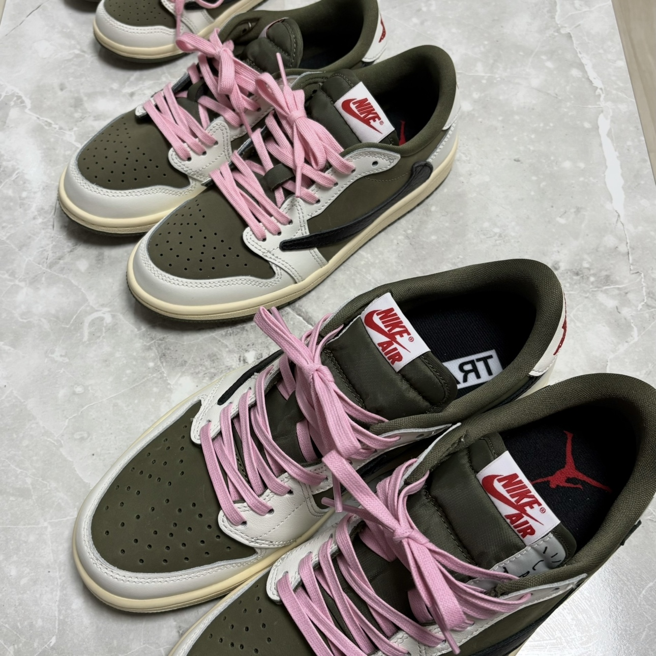 Jordan 1 x Travis Scott Retro Low OG SP Reverse Olive, (PS) Jordan 1 x Travis Scott Retro Low OG SP Reverse Olive 착용 스타일 - 1