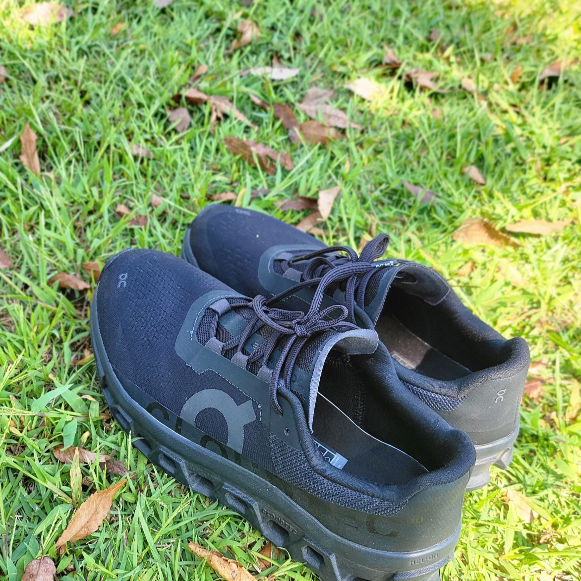 On Running Cloudmonster All Black 착용 스타일