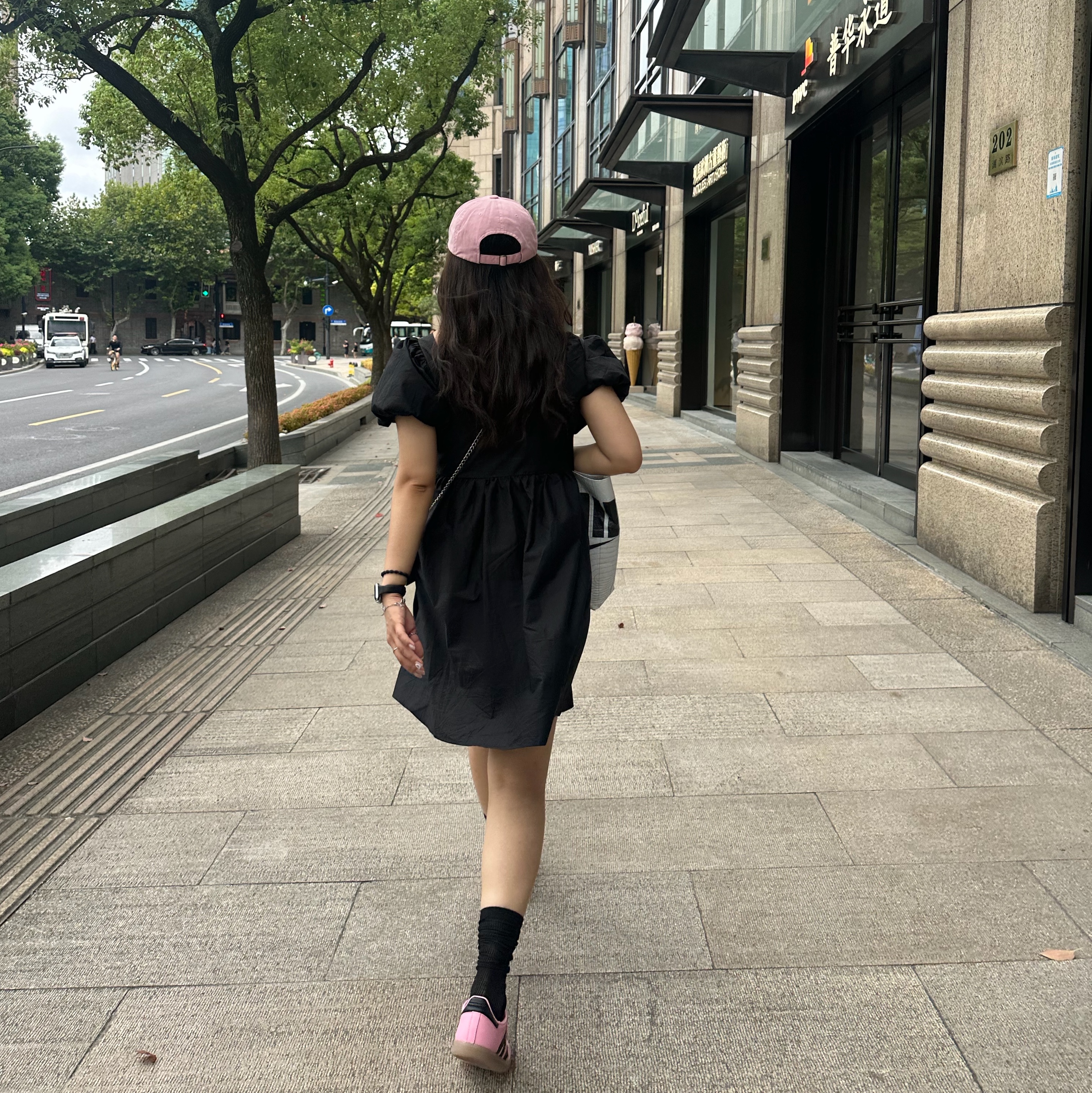Adidas x Inter Miami CF Samba Pink Core Black 착용 스타일