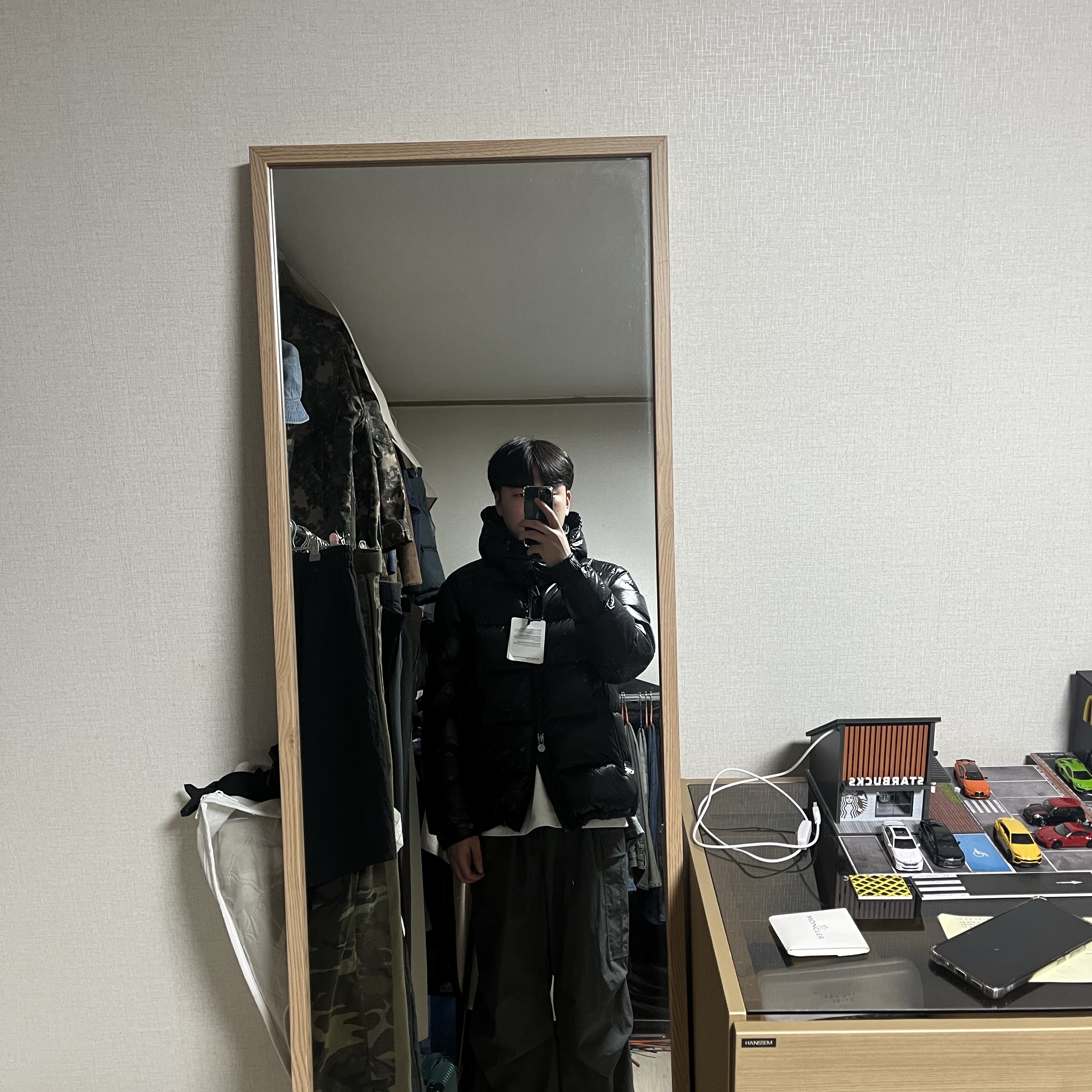 Moncler Maya Short Down Jacket Black - 24FW 착용 스타일 - 2