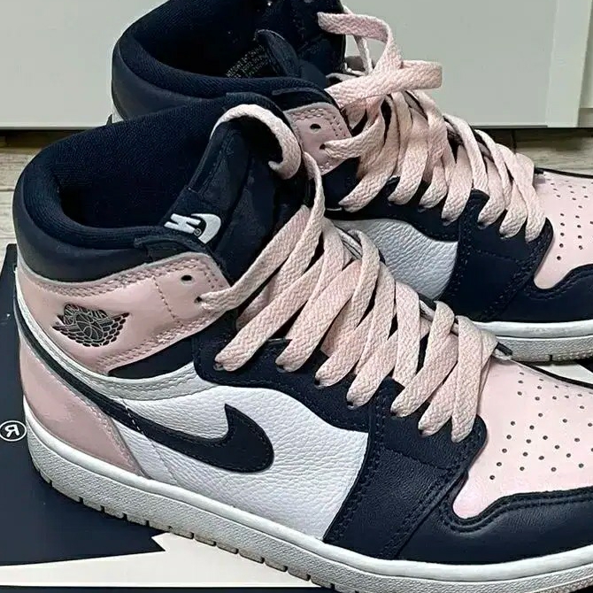 (W) Jordan 1 Retro High OG Atmosphere 착용 스타일