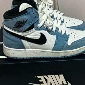 Jordan 1 Retro High OG University Blue 착용 스타일