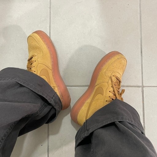 Nike Air Force 1 '07 WB Flax 착용 스타일