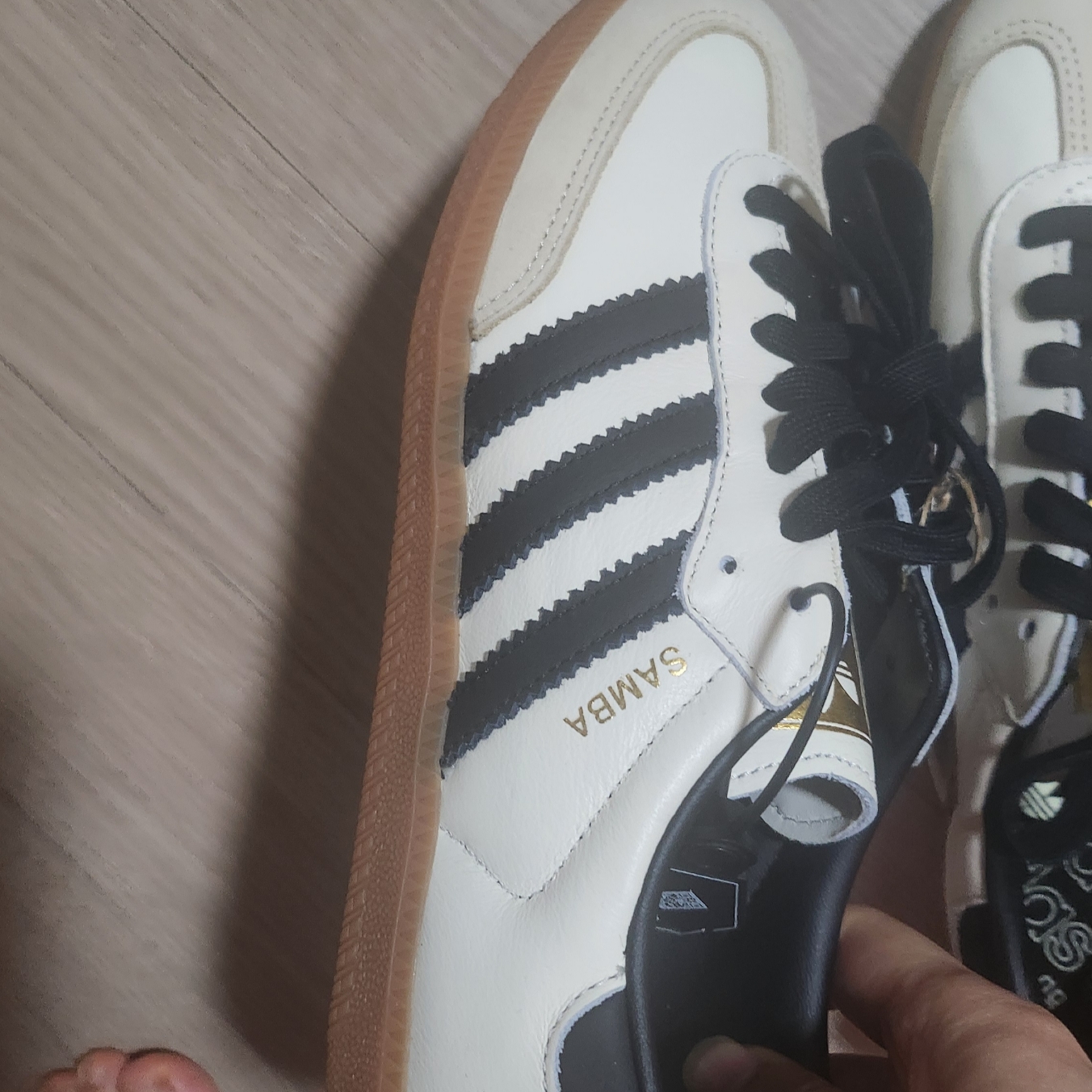 (W) Adidas Samba OG Cream White Core Black 착용 스타일 - 2