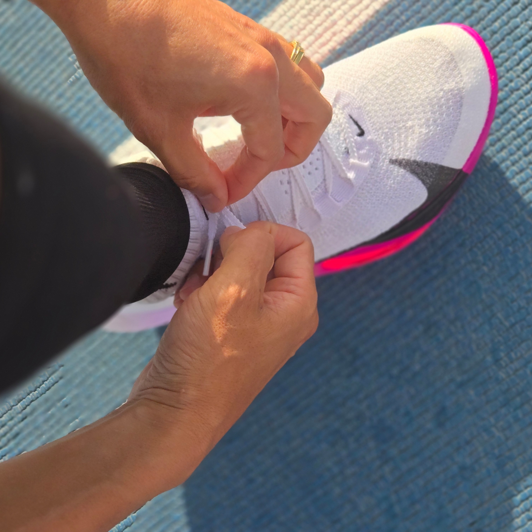 Nike Air Zoom Alphafly Next% 3 Hyper Pink 착용 스타일 - 2