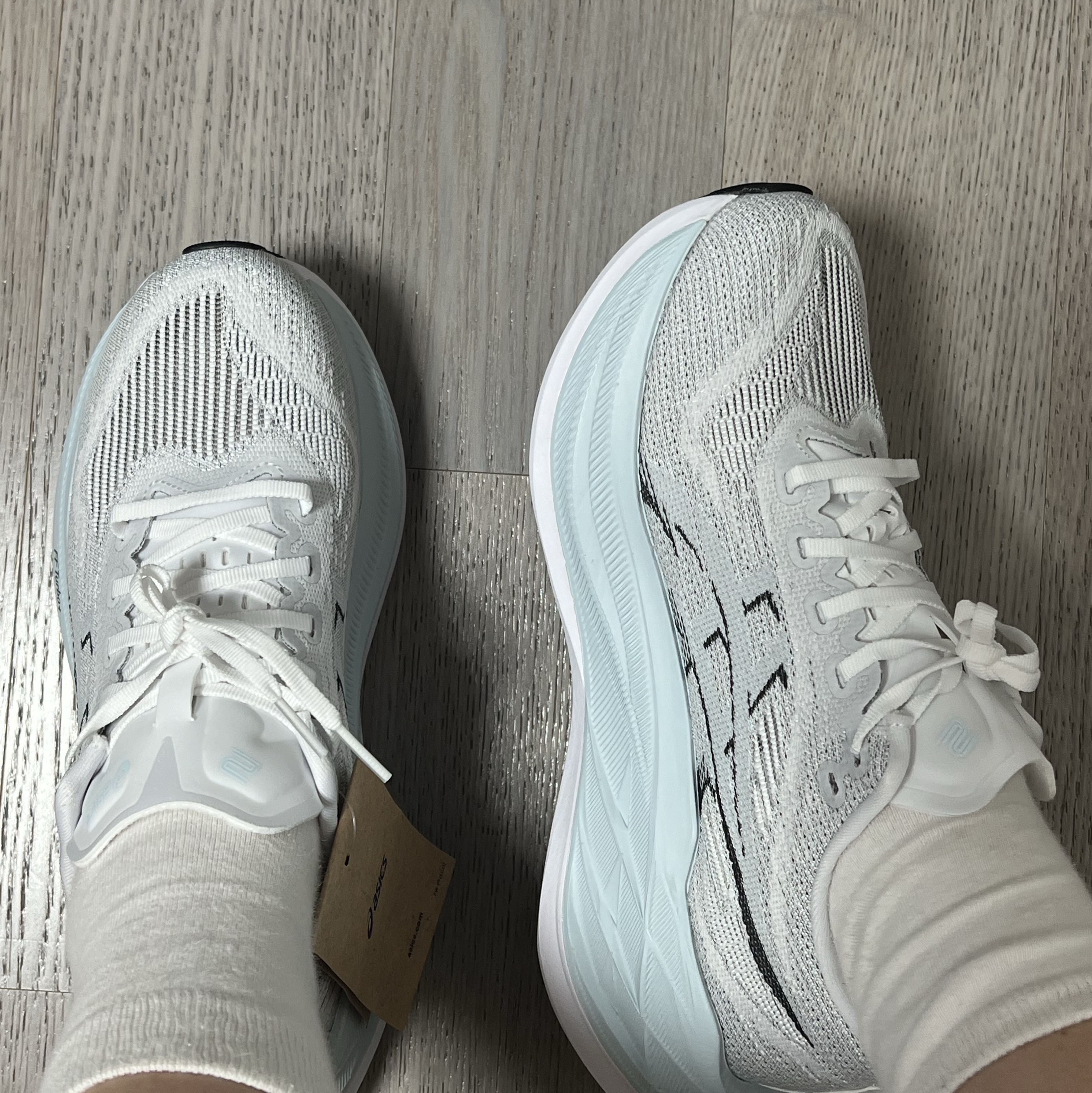 Asics Superblast 2 White Cool Grey 착용 스타일 - 1