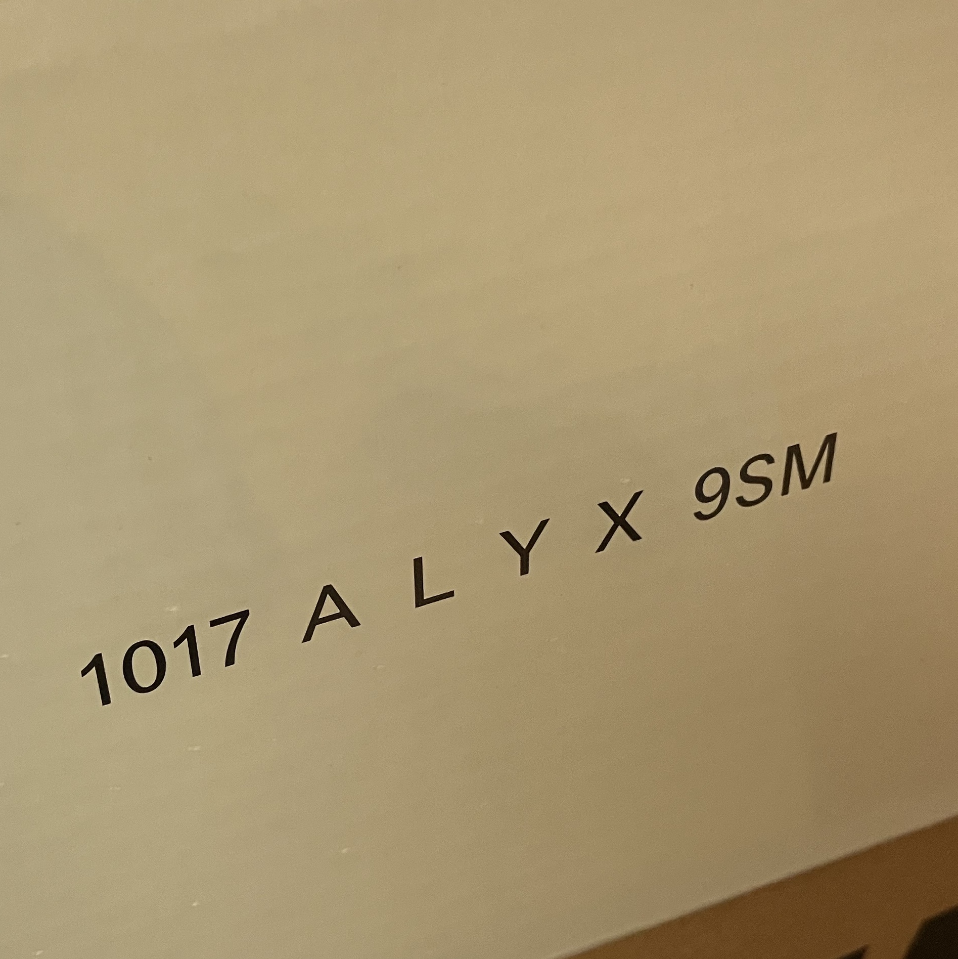 Nike x 1017 Alyx 9SM Air Force 1 Low SP White 착용 스타일 - 3