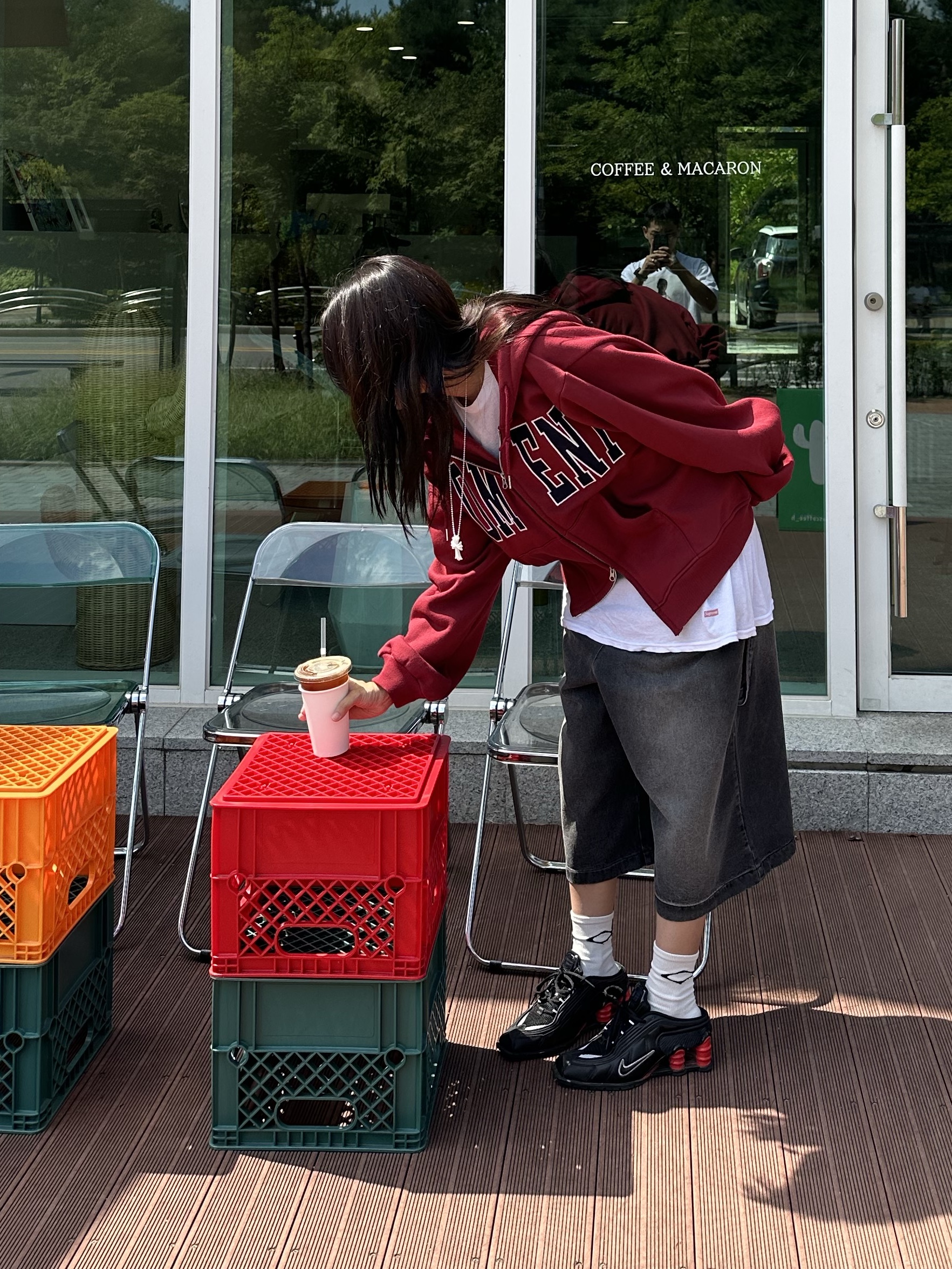 Nike x Martine Rose Shox MR4 Black, Supreme Hanes Tagless T-Shirt White (3 Pack) 착용 스타일 - 4