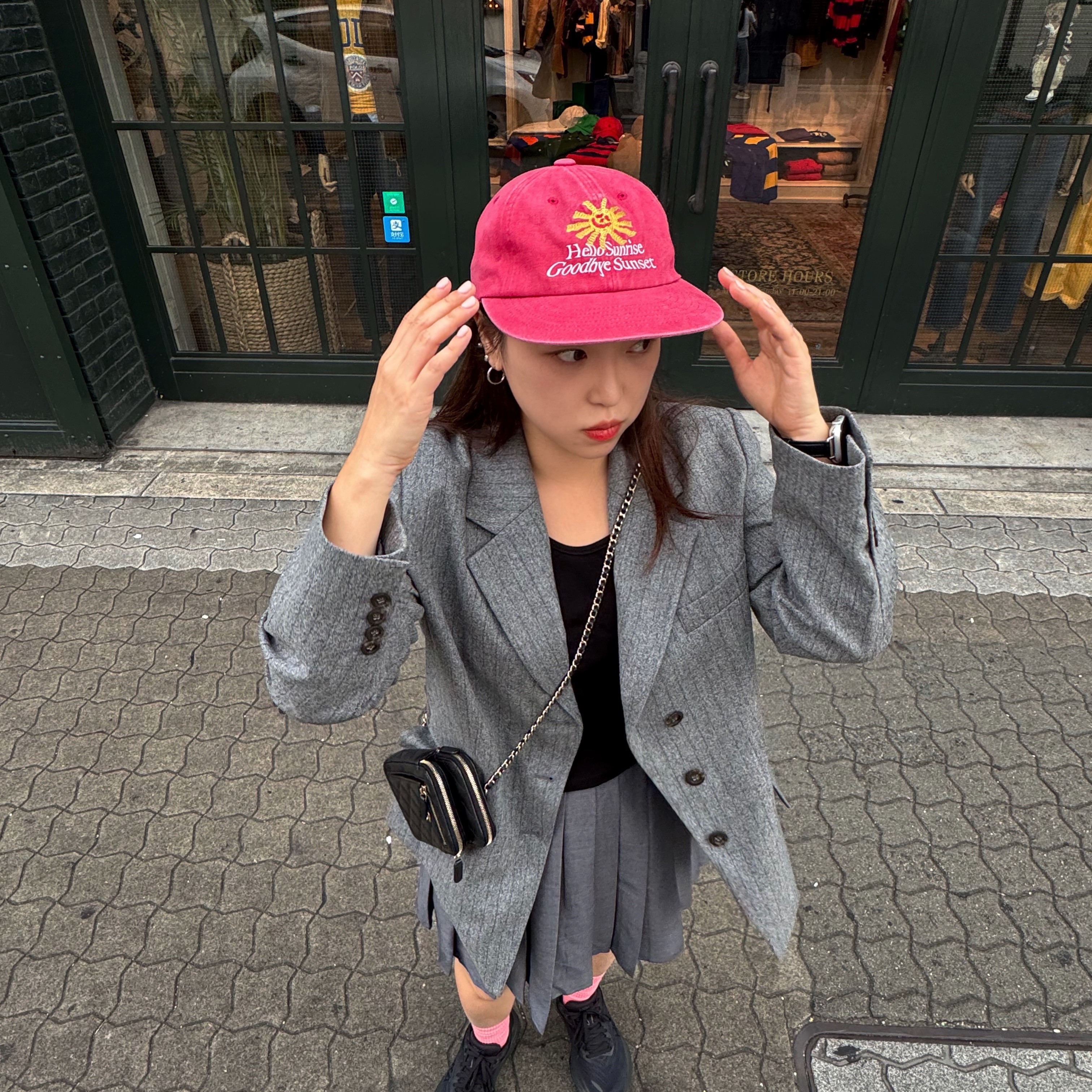 HS x Hank Relaxed Fit Cap Red 착용 스타일 - 2