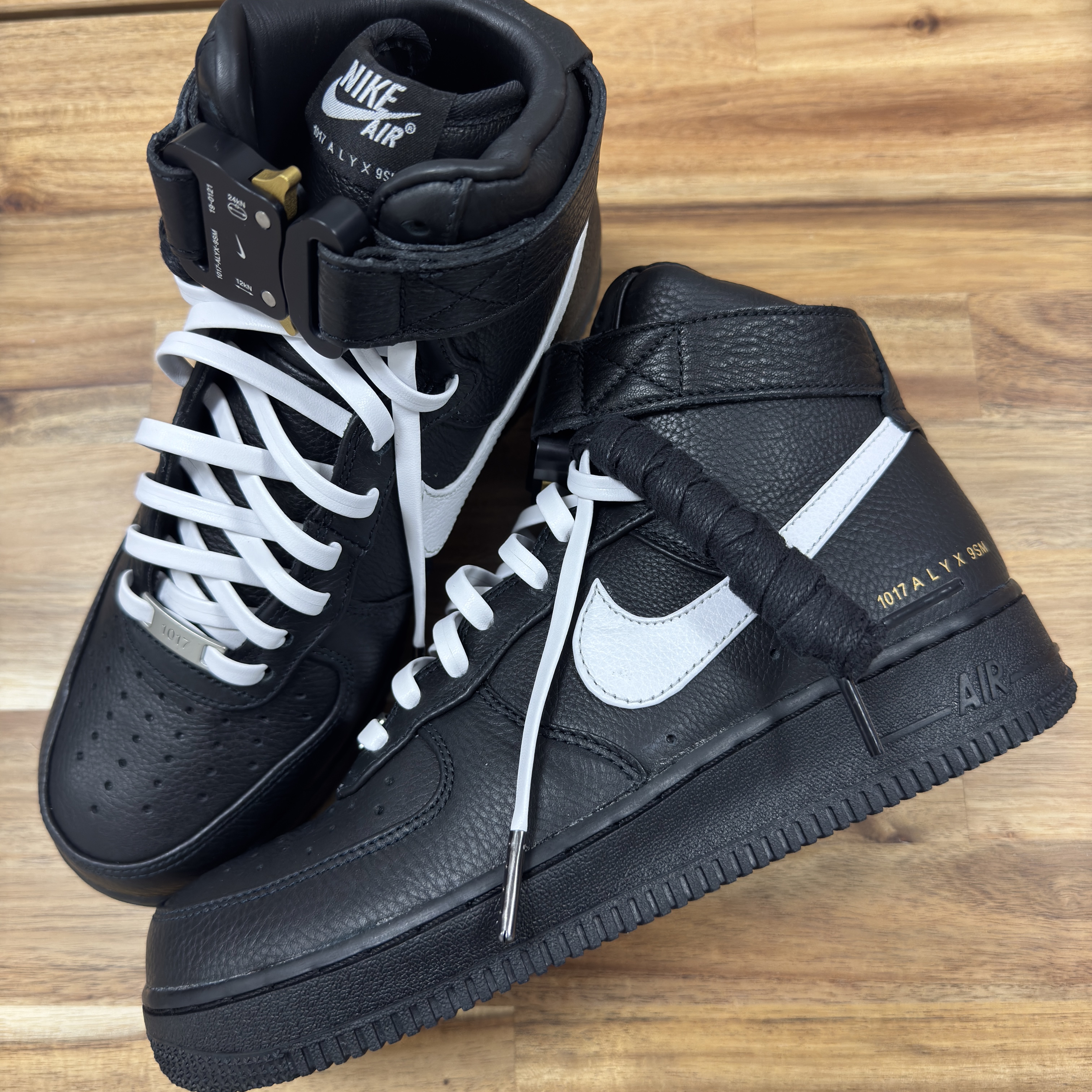 Nike x 1017 Alyx 9SM Air Force 1 High Black White 2020 착용 스타일 - 2