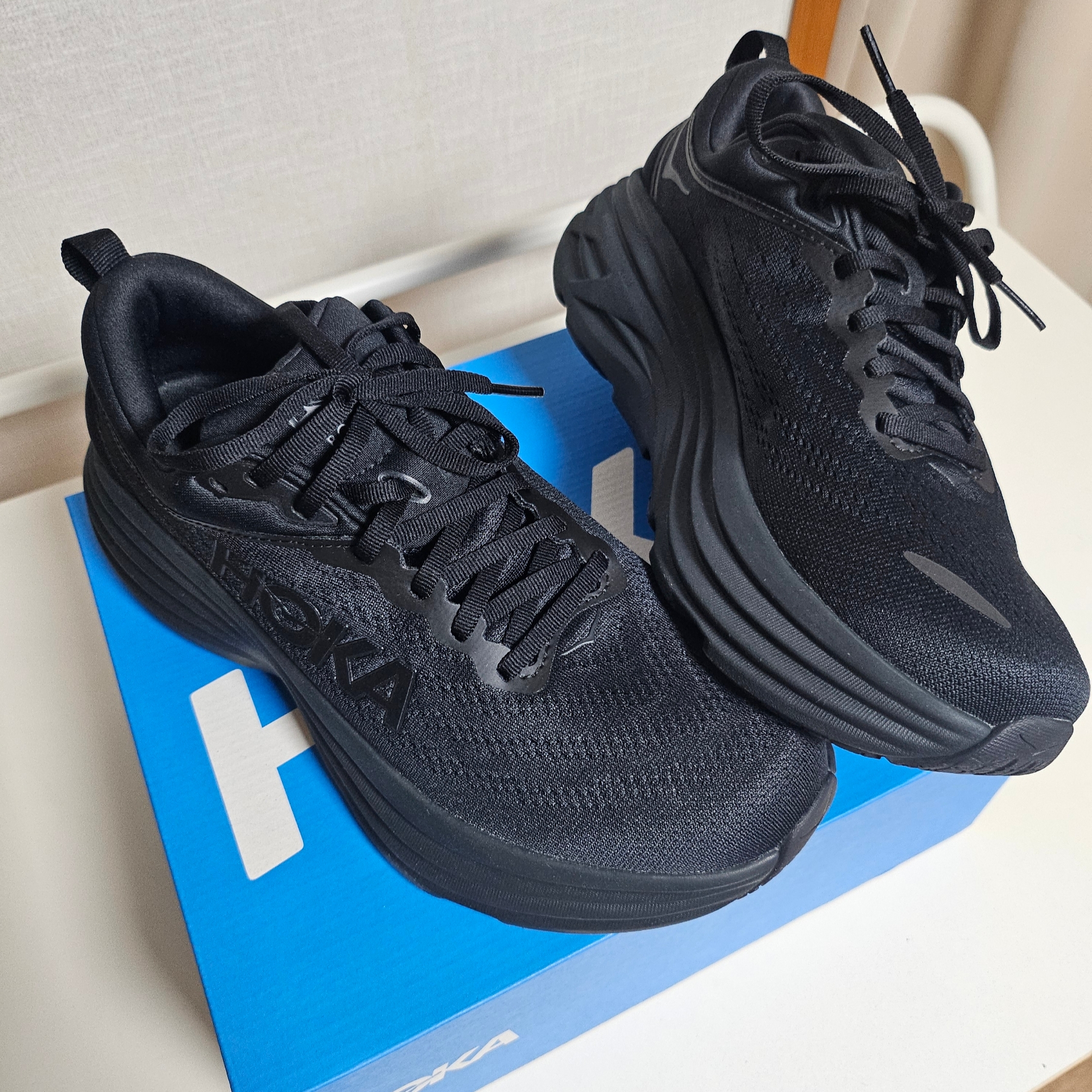 Hoka Bondi 8 Black - Wide 착용 스타일