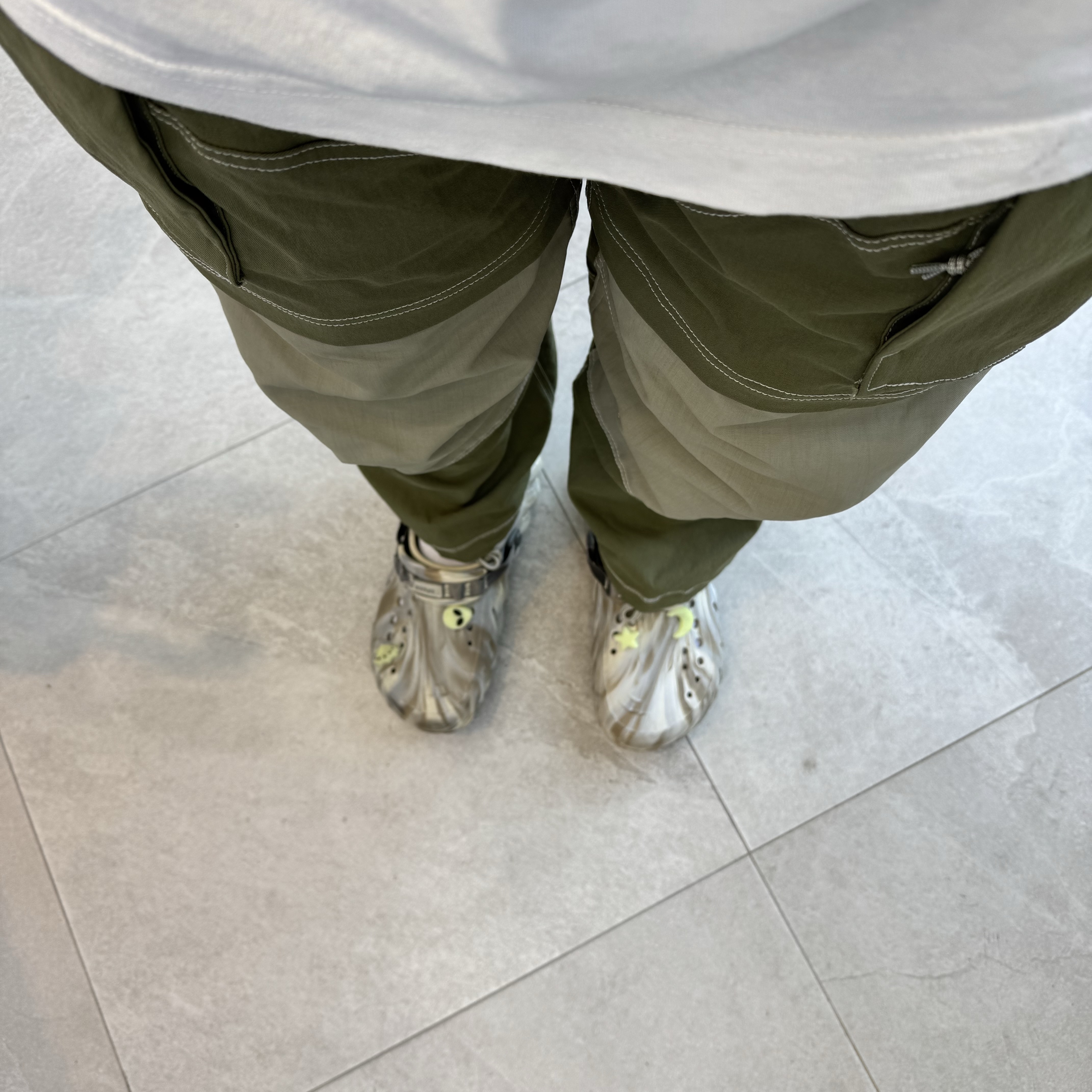 Nike ACG Smith Summit Cargo Pants Medium Olive - US/EU, Crocs Echo Marbled Clog Bone Multi 착용 스타일