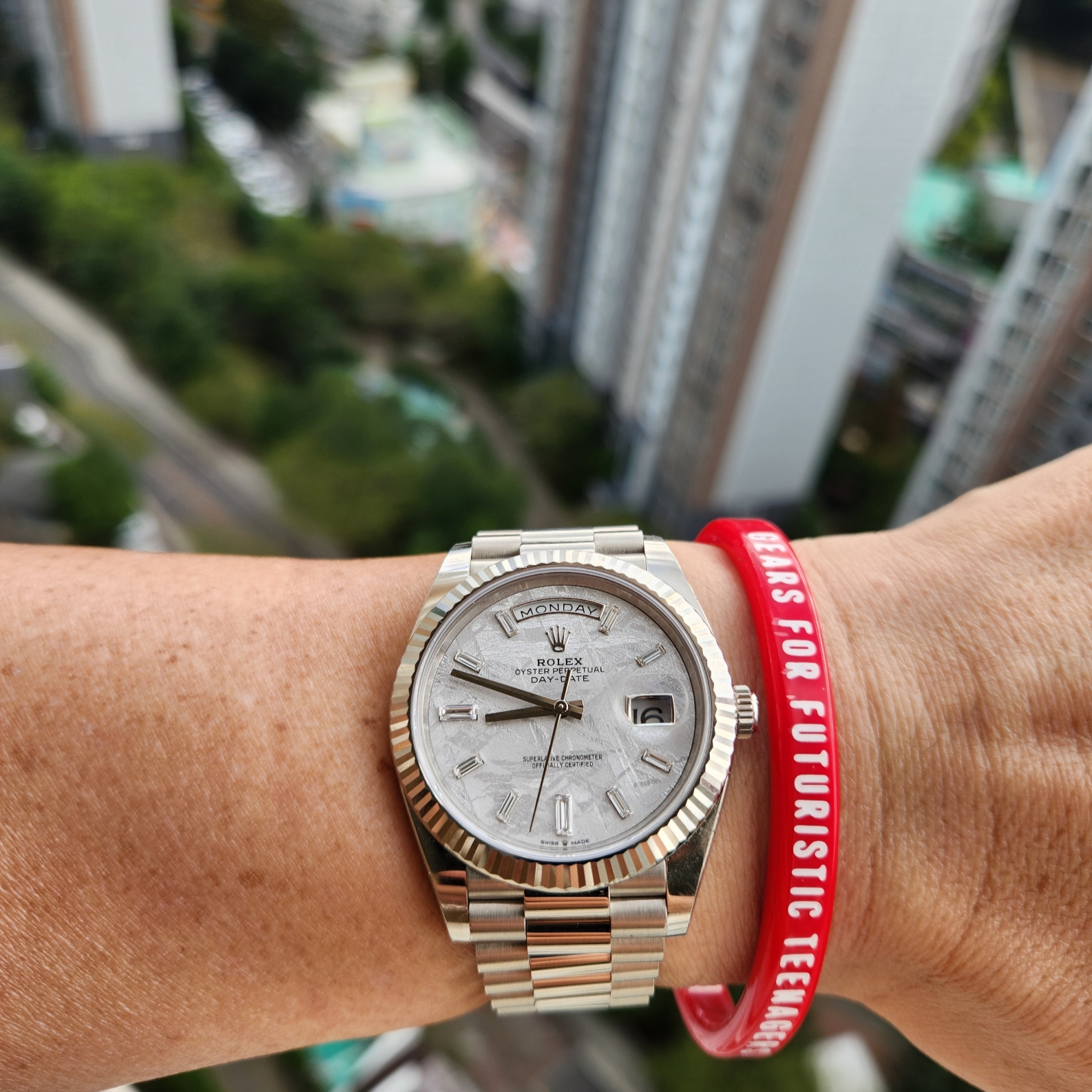 Human Made Acrylic Bangle #1 Red 착용 스타일