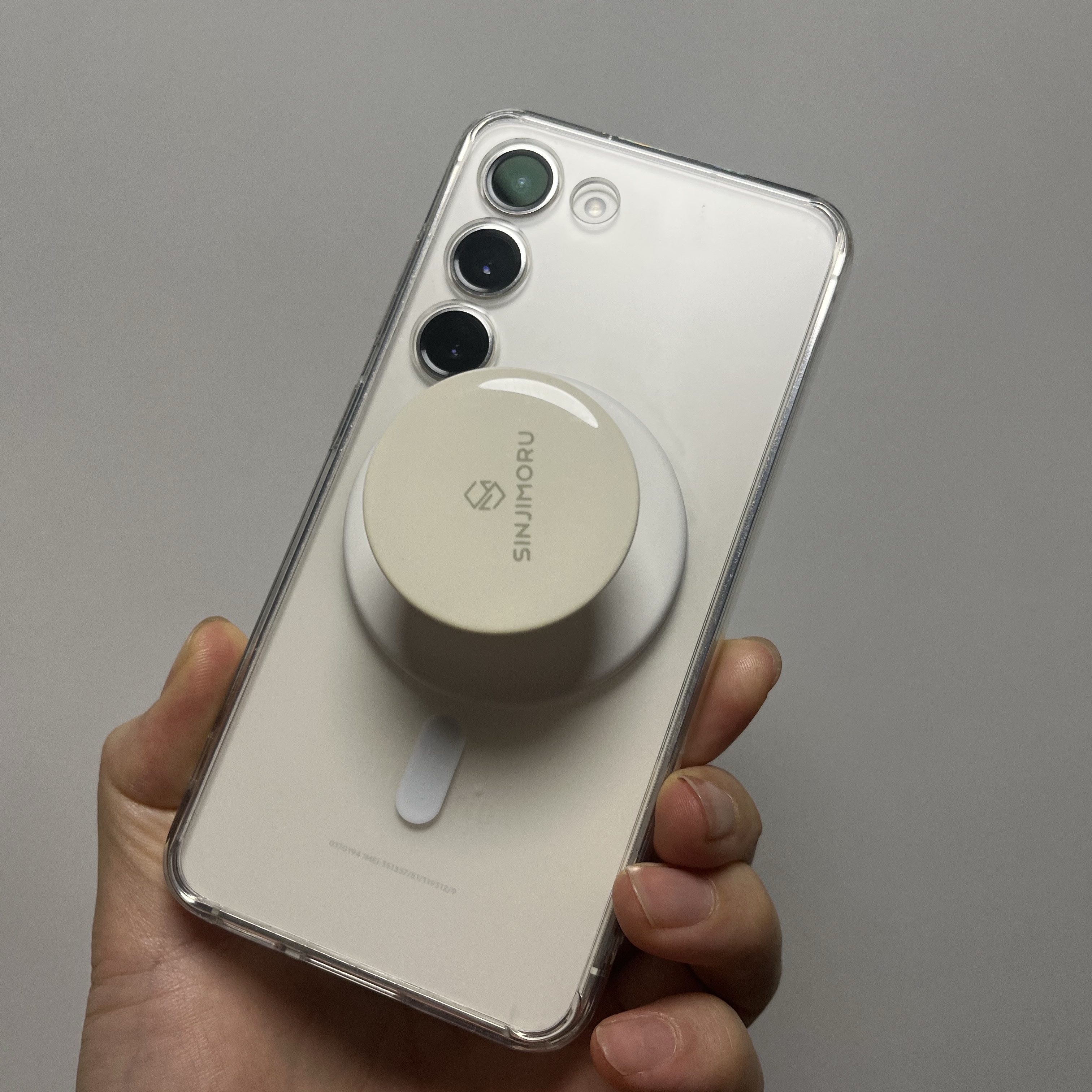 [S등급] Refurbished Galaxy S23 256GB Cream 착용 스타일 - 2