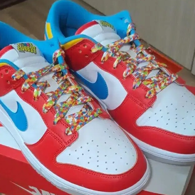 Nike x LeBron James x Fruity Pebbles Dunk Low QS Habanero Red 착용 스타일
