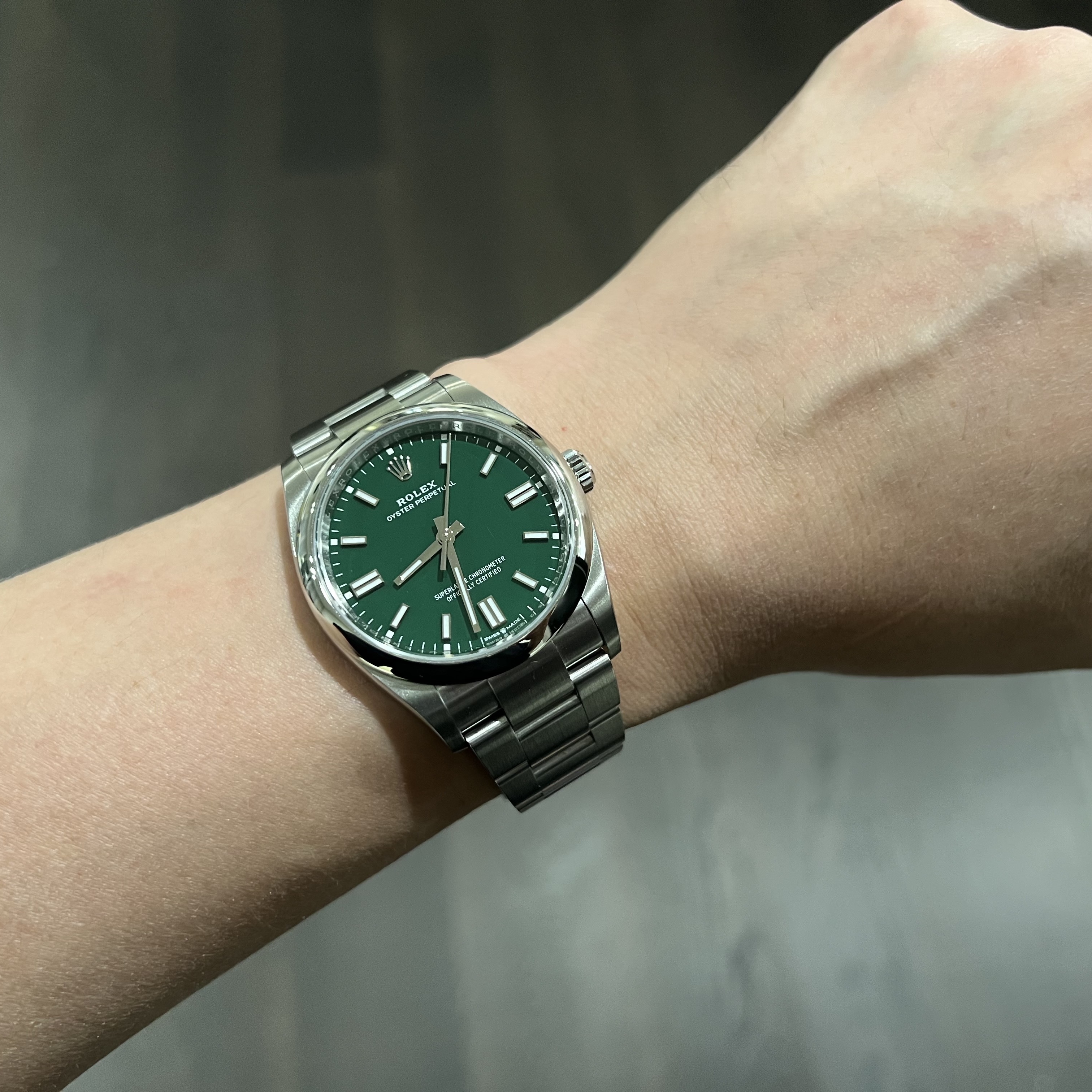 Rolex Oyster Perpetual 36mm 126000 Green Oyster 착용 스타일