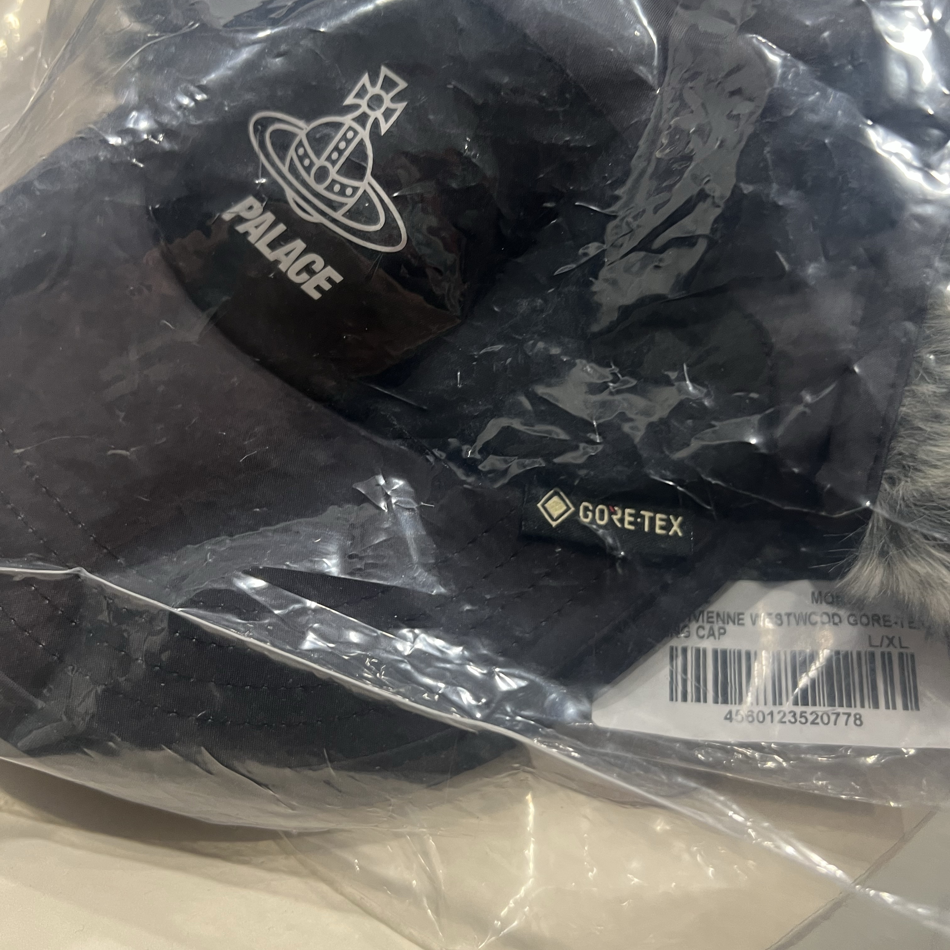 Palace x Vivienne Westwood Gore-Tex Shooting Cap Mono Print - 24FW 착용 스타일