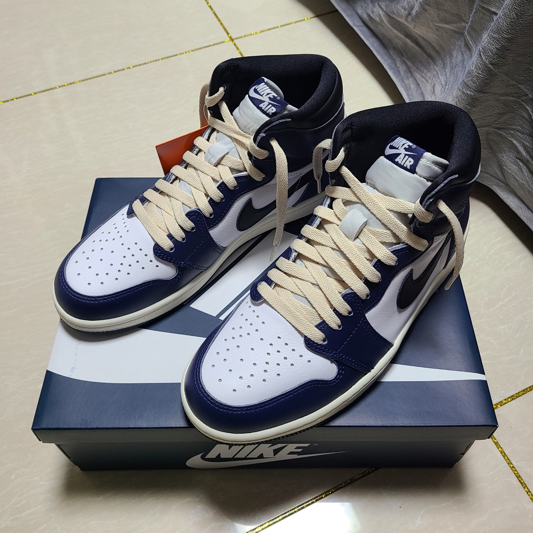 Jordan 1 Retro High OG Midnight Navy, (W) Nike Air Force 1 Low Gorge Green 착용 스타일 - 1