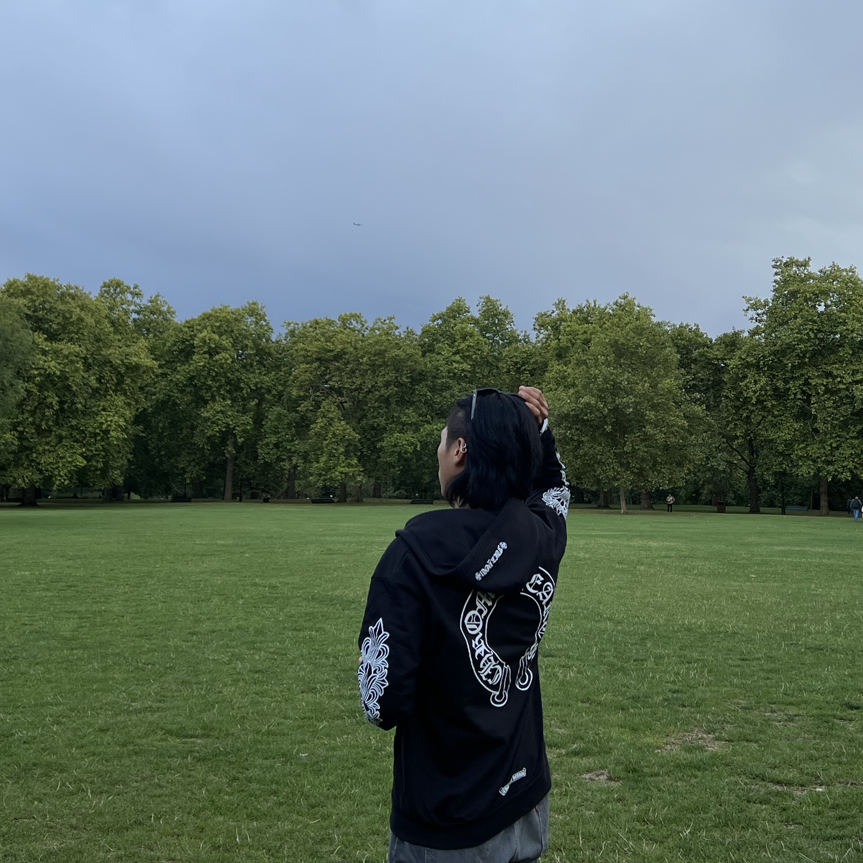 Chrome Hearts Horseshoe Floral Fuck You Logo Fleece Zip-Up Hoodie Black 착용 스타일