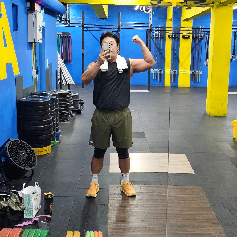 HDEX Active Shorts Khaki 착용 스타일