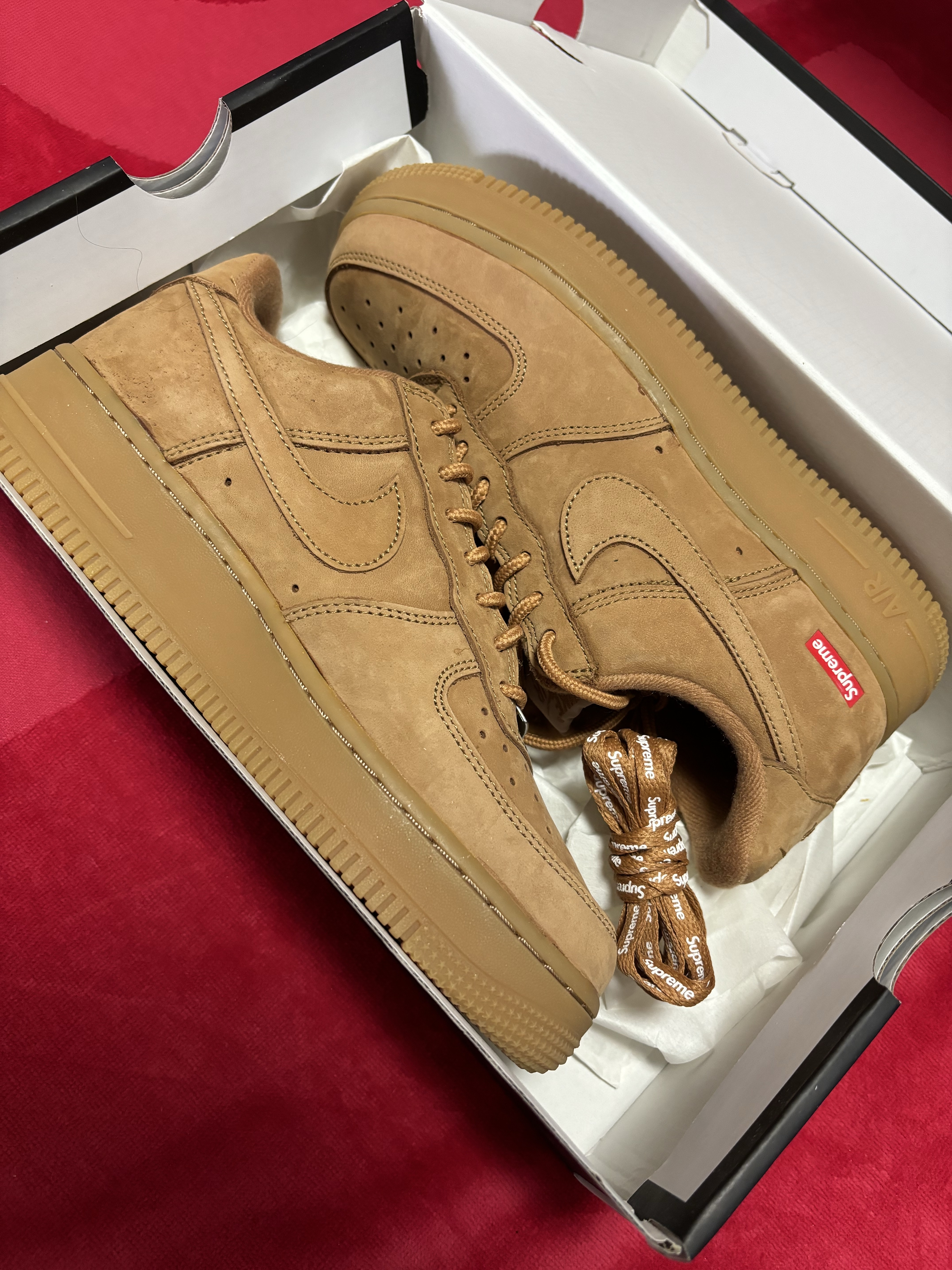 Nike x Supreme Air Force 1 Low Flax 착용 스타일 - 1