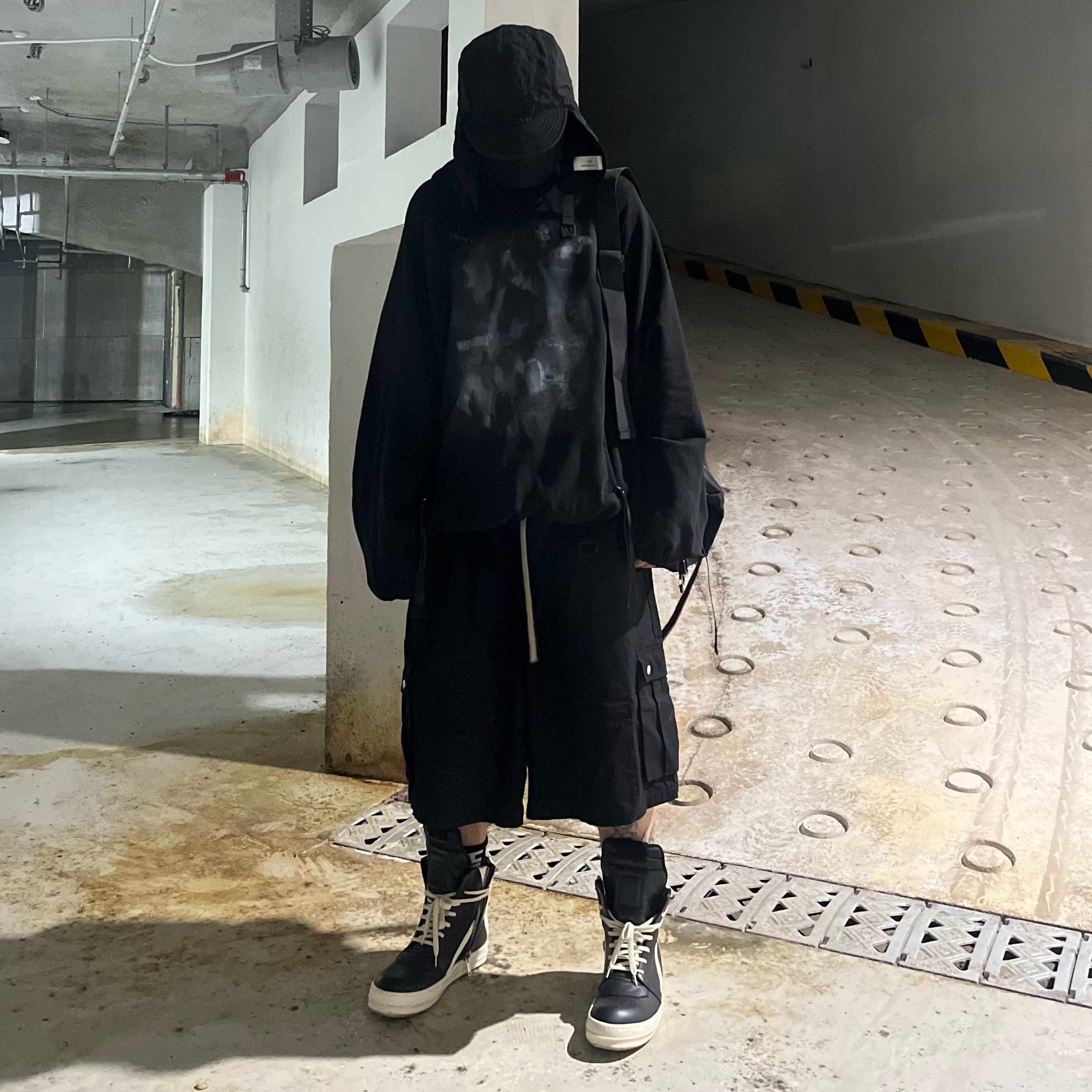 Rick Owens Geobasket Full Grain Calf Leather Strobe Sneakers Black Milk White 착용 스타일 - 4