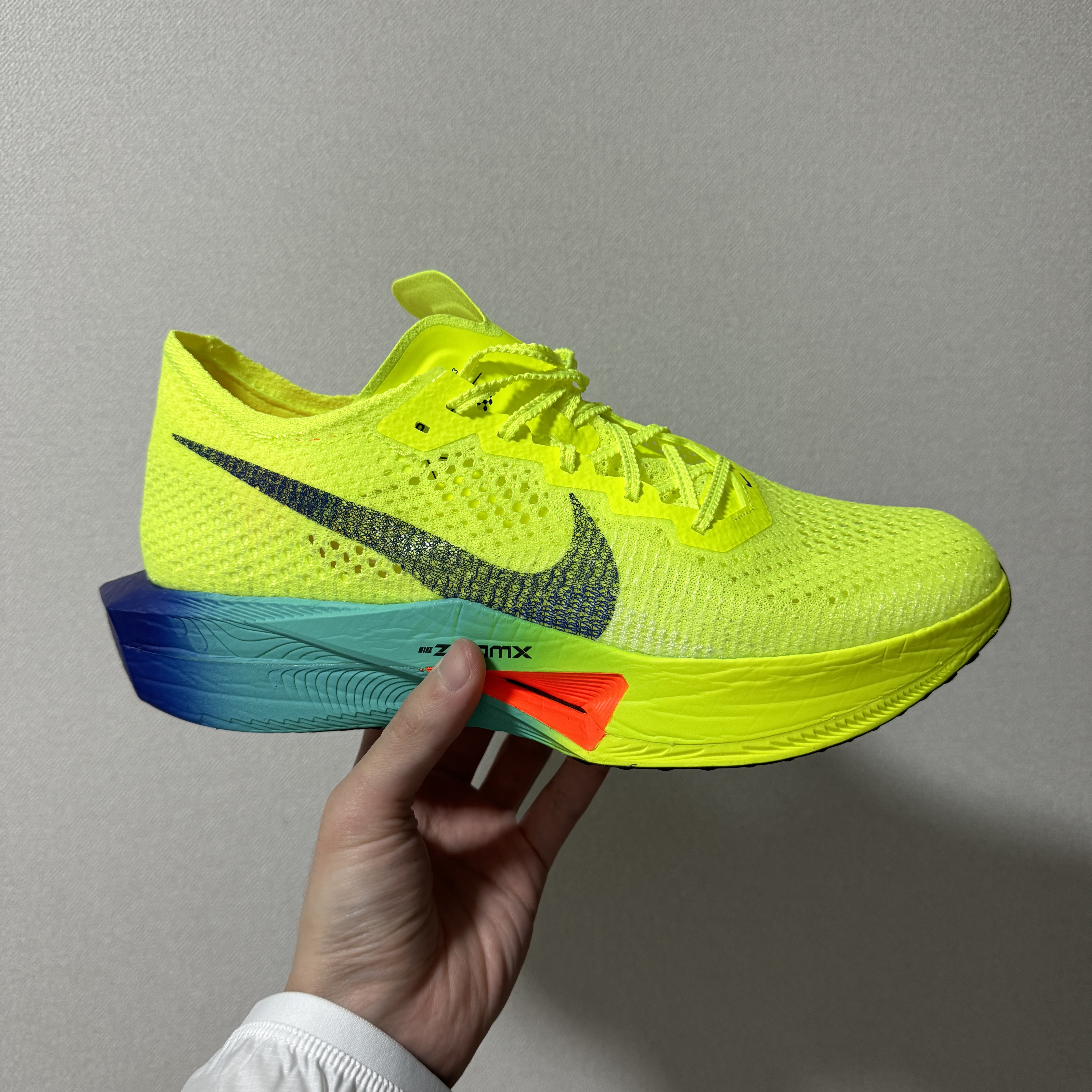 Nike ZoomX Vaporfly Next% 3 Volt Scream Green 착용 스타일