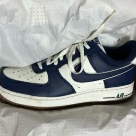 Nike Air Force 1 '07 LV8 Midnight Navy 착용 스타일