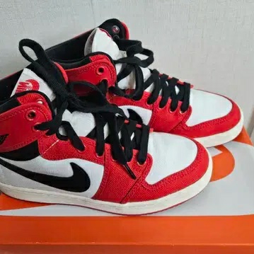 Jordan 1 KO Chicago 2021 착용 스타일