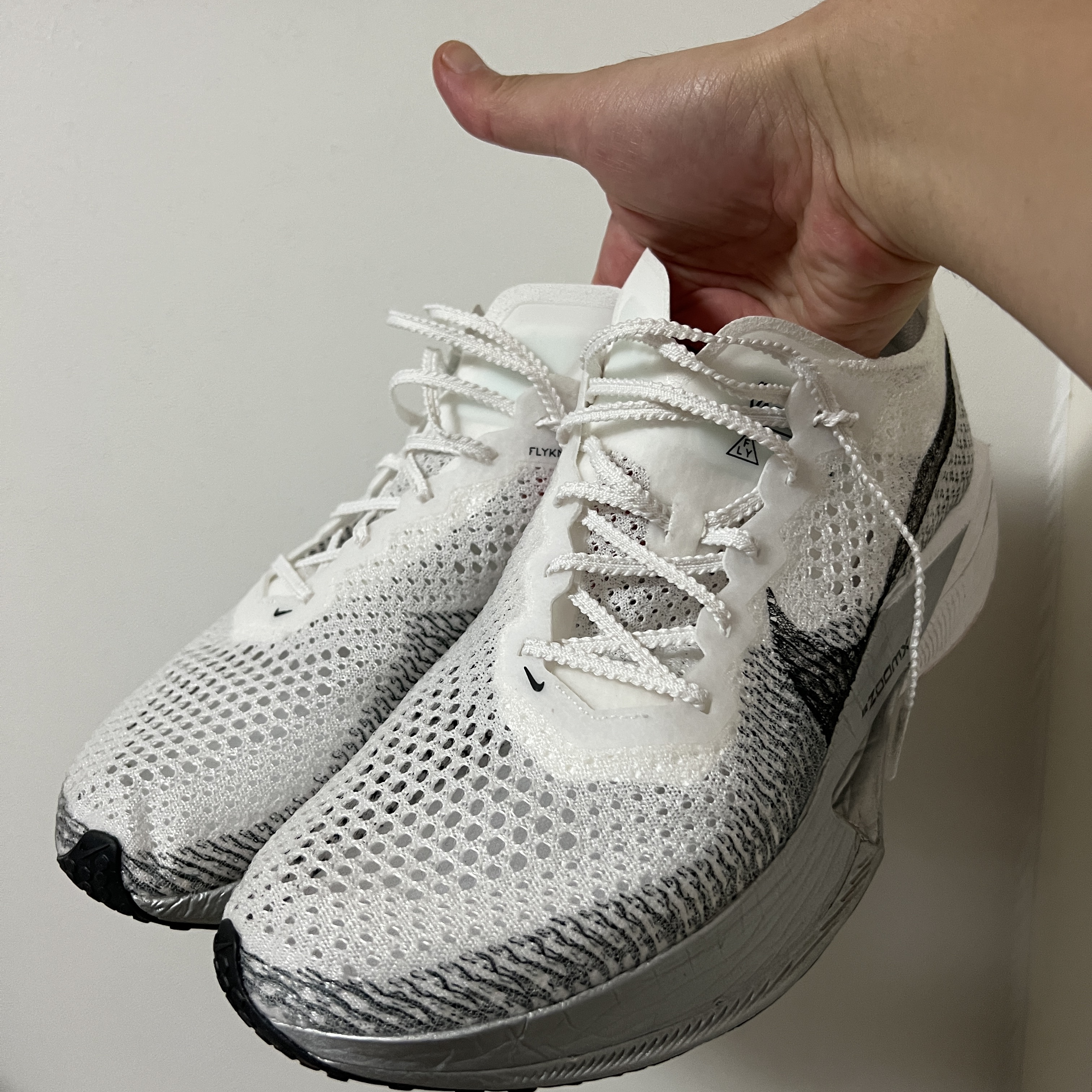 Nike ZoomX Vaporfly Next% 3 White Grey 착용 스타일