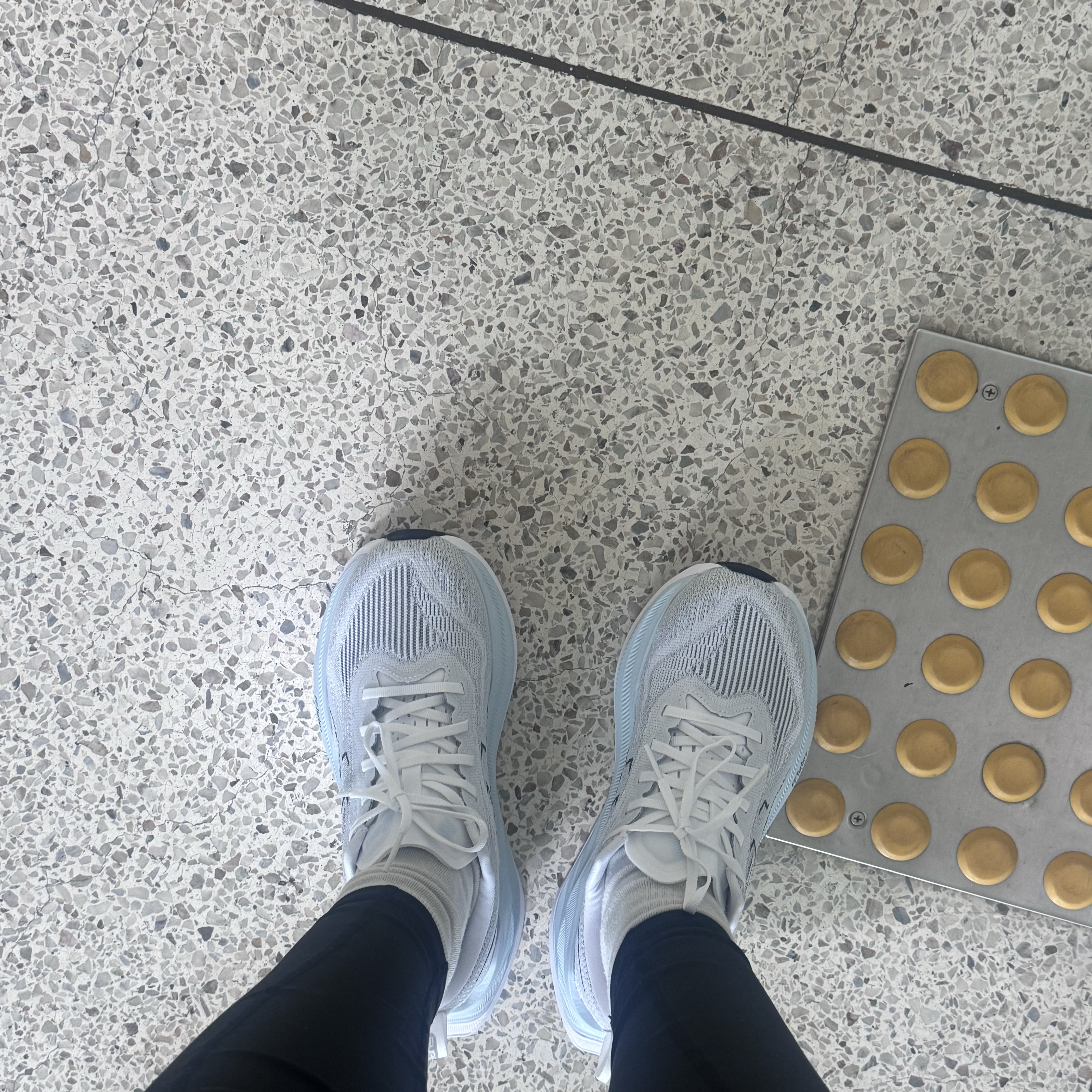 Asics Superblast 2 White Cool Grey 착용 스타일