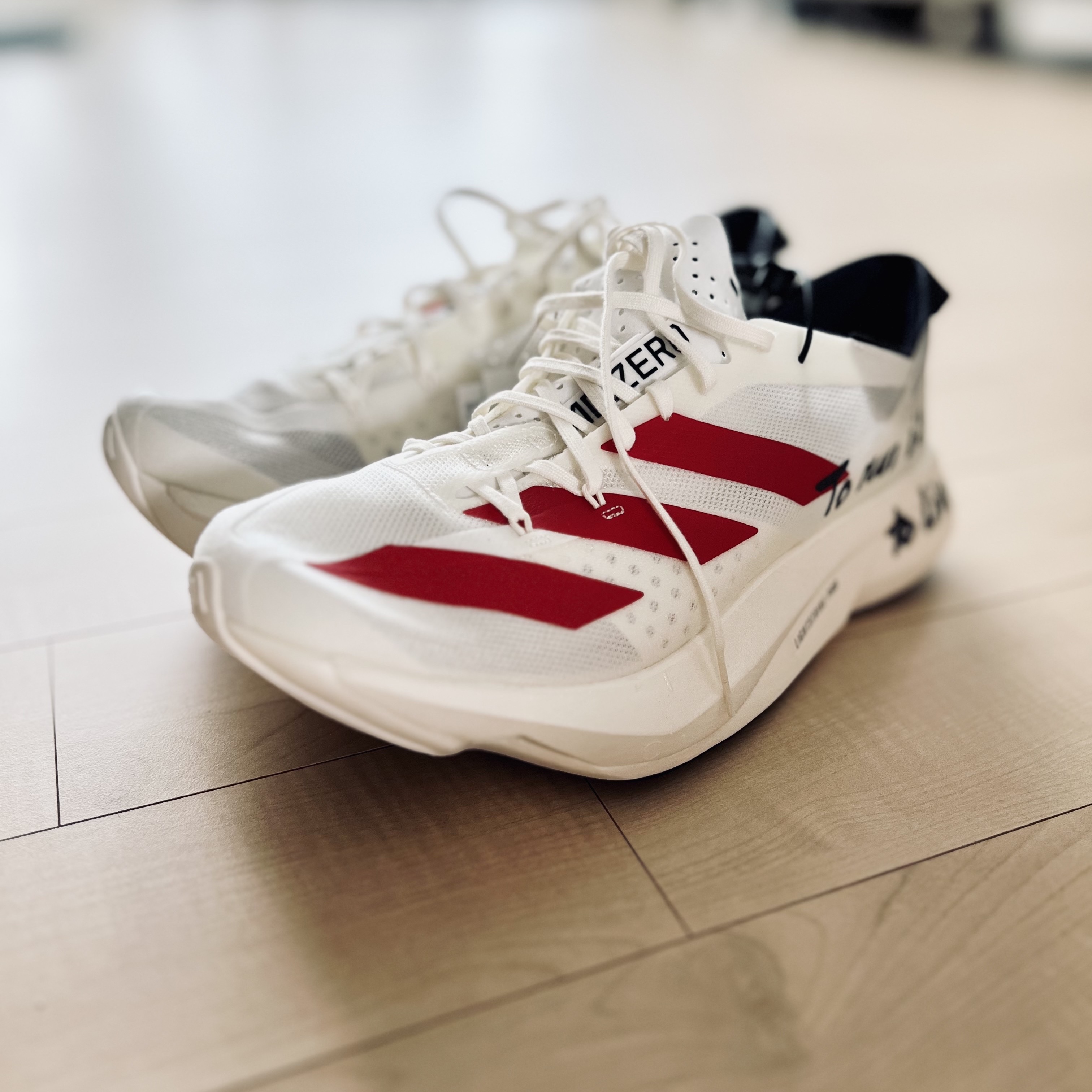 Adidas Adizero Adios Pro 3 Off White Better Scarlet 착용 스타일 - 1