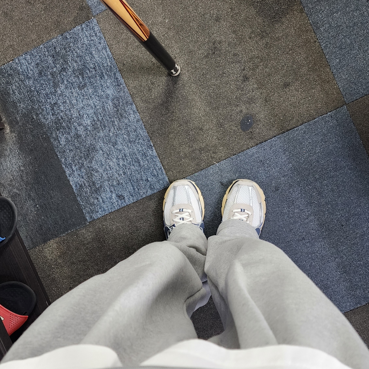 Nike Zoom Vomero 5 White Thunder Blue 착용 스타일