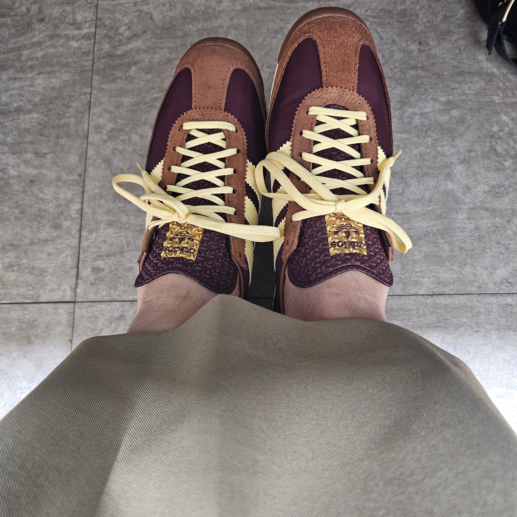 (W) Adidas SL 72 OG Maroon Almost Yellow 착용 스타일