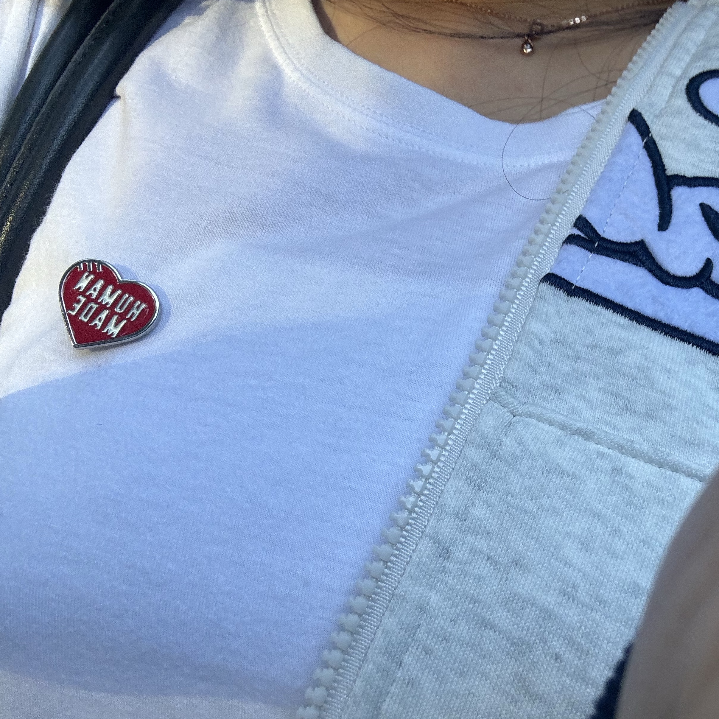 Human Made Heart Pin Red 착용 스타일