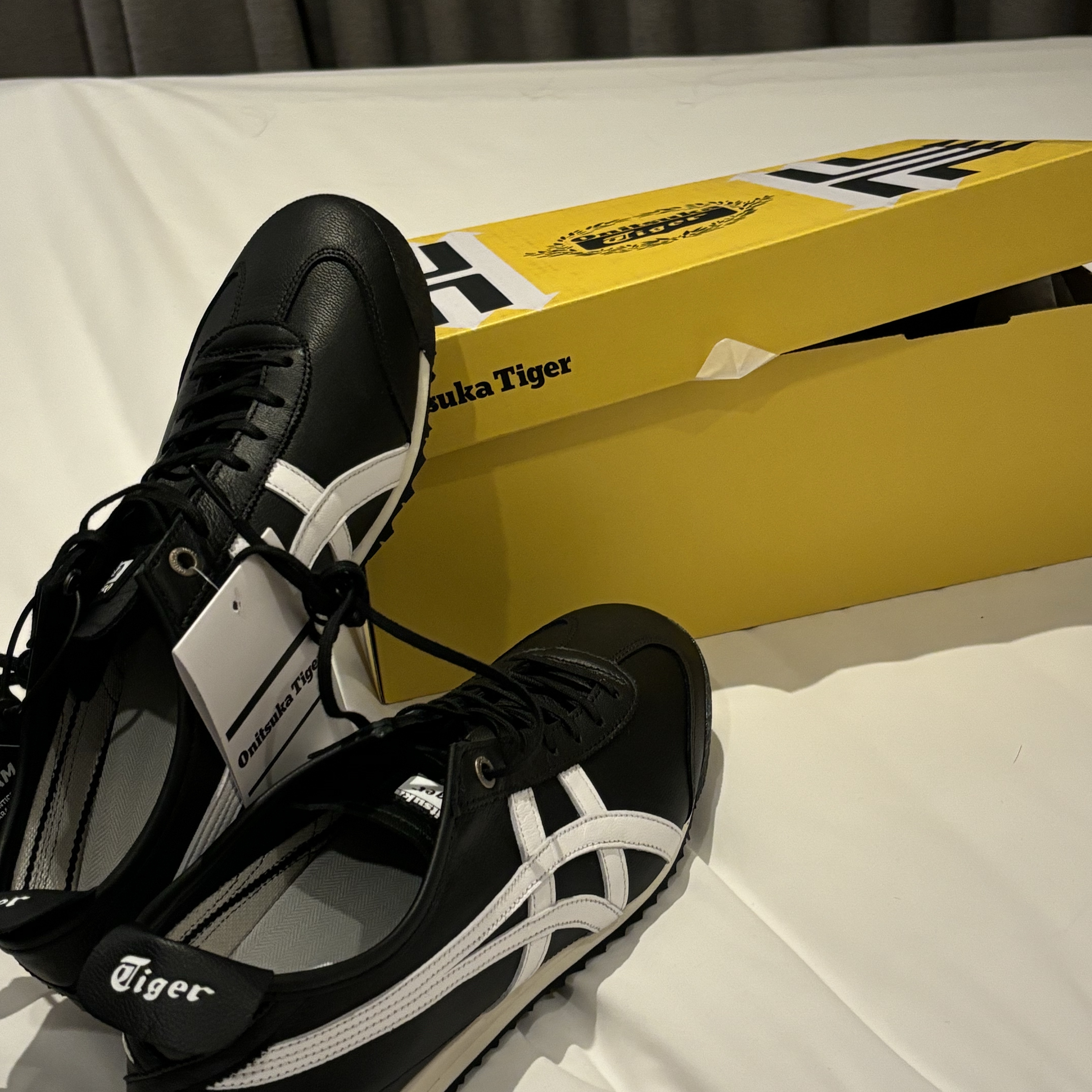 Onitsuka Tiger Mexico 66 SD Black White 착용 스타일