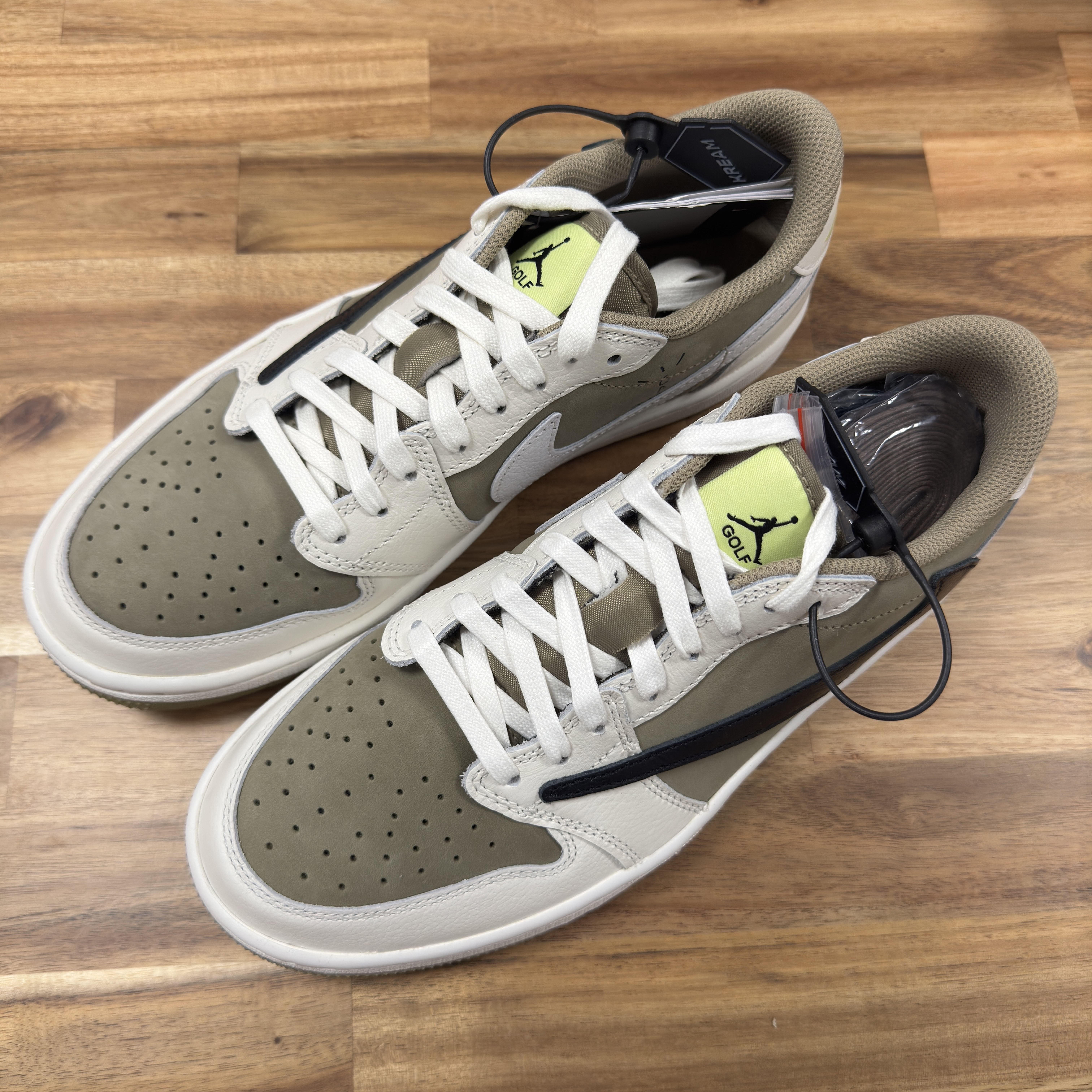Jordan 1 x Travis Scott Retro Low Golf NRG Neutral Olive 착용 스타일 - 1