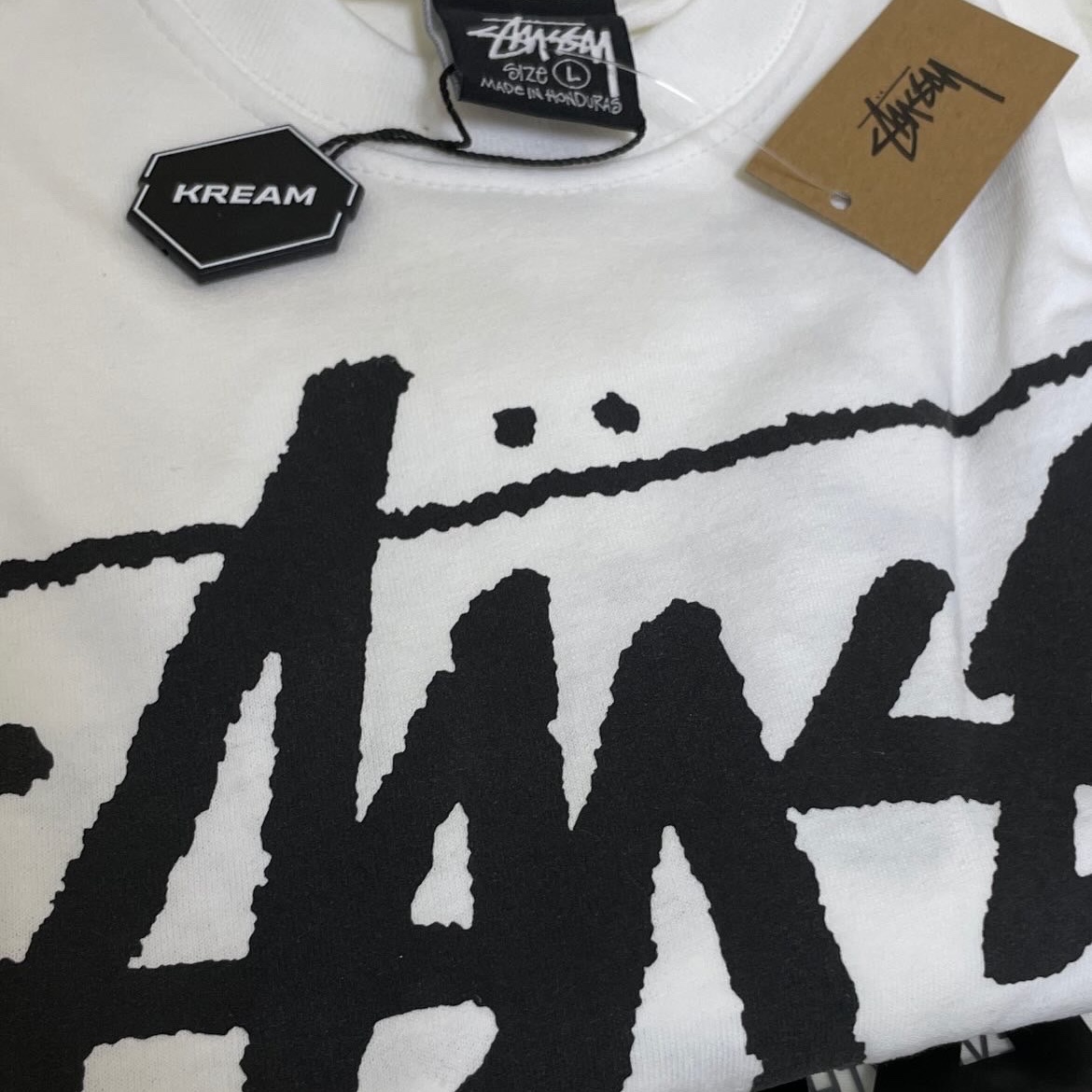 Stussy World Tour T-Shirt White 2024,2025 착용 스타일 - 2