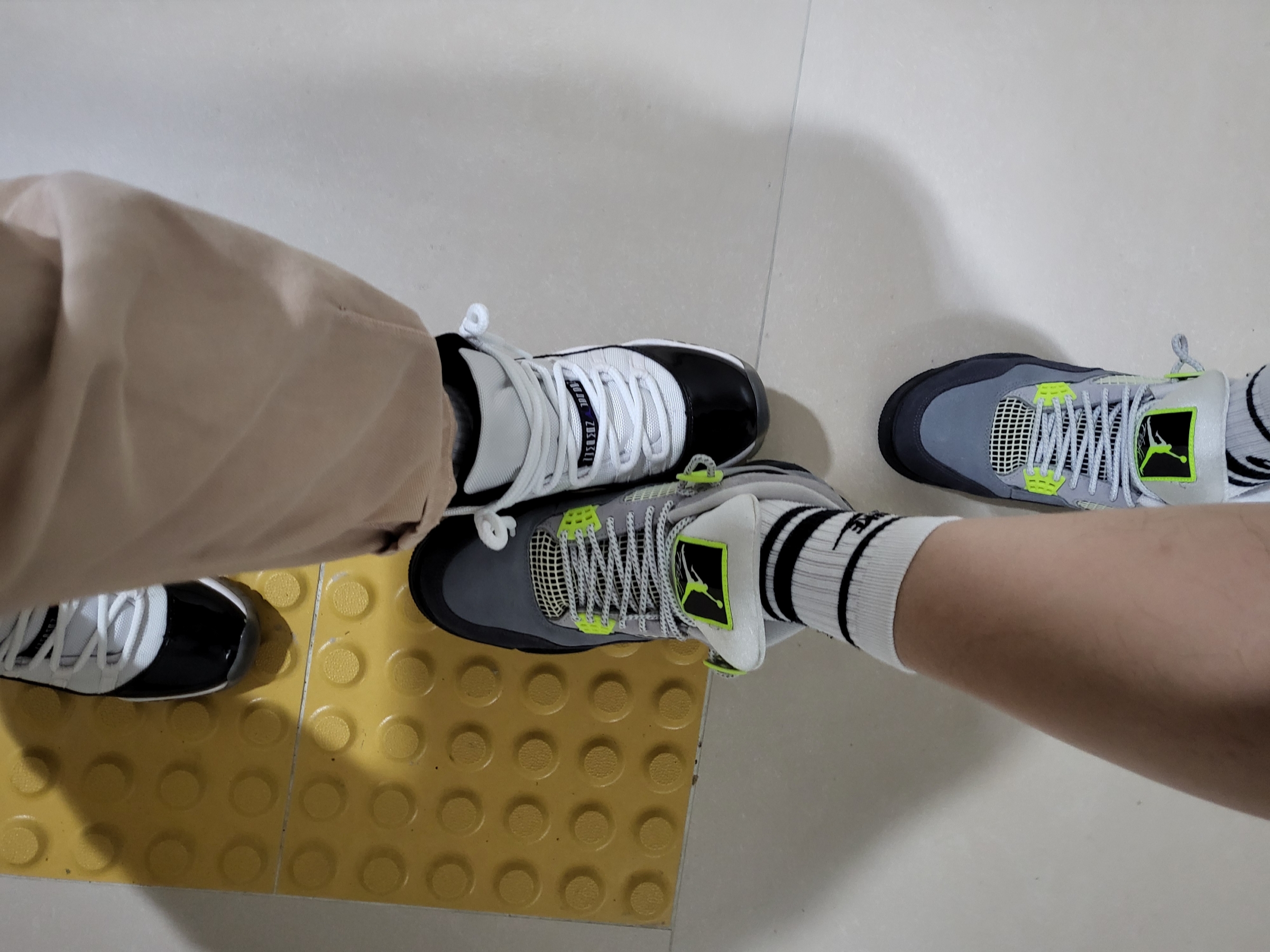Jordan 4 Retro SE Neon 95, Jordan 11 Retro Concord 2018 착용 스타일