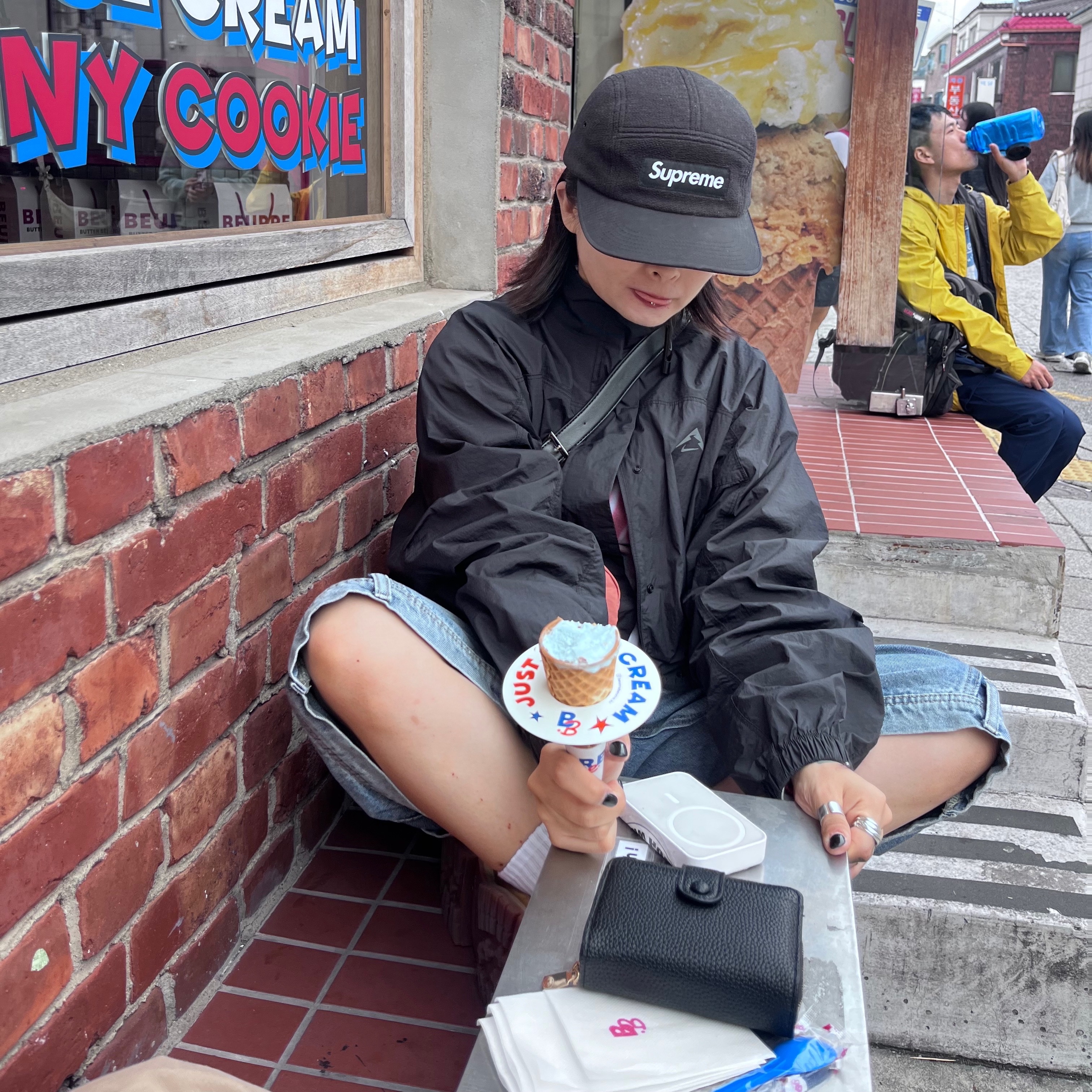 Supreme Linen Fitted Camp Cap Black - 22SS, (W) Timberland 6 Inch Premium Waterproof Boot Wheat Nubuck - Medium 착용 스타일 - 3