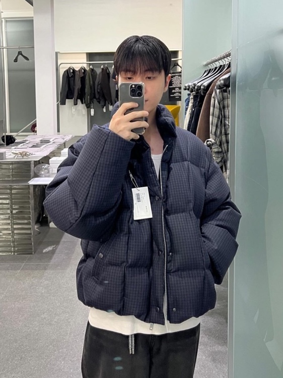 [KREAM 단독 / 예약 배송] Haleine Detachable Midneck Goose Down Jacket Navycheck (VJ403) 착용 스타일