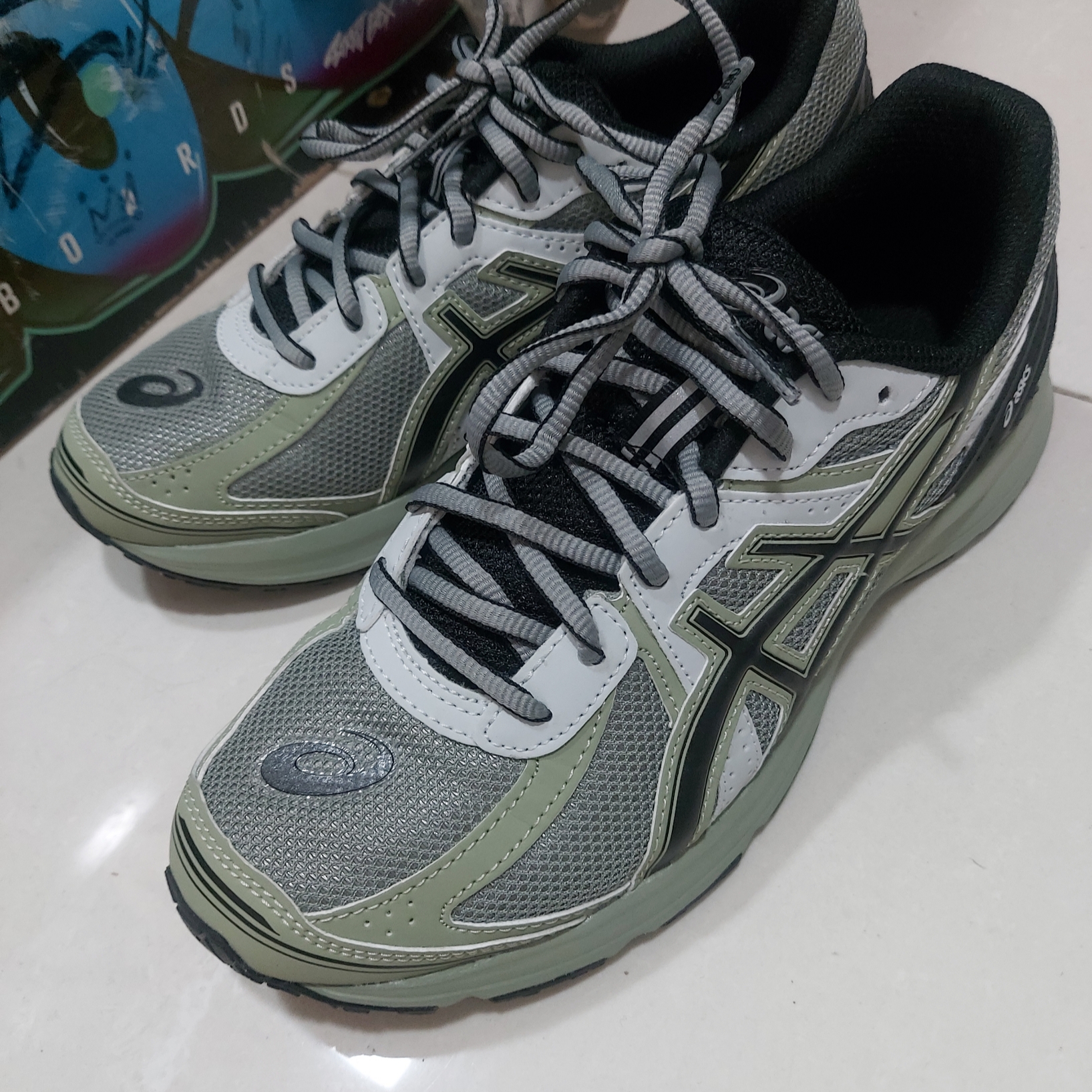Asics Jog 100 S Sheet Rock - 2E Wide 착용 스타일