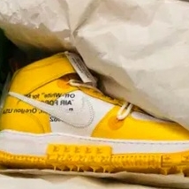 Nike x Off-White Air Force 1 Mid SP Leather Varsity Maize 착용 스타일