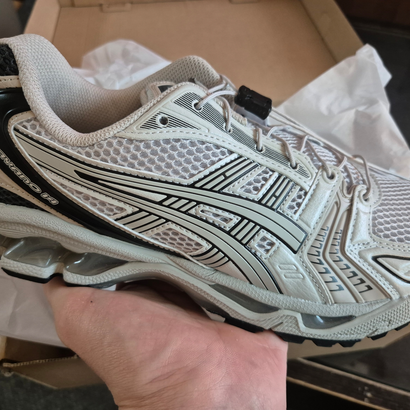 Asics Unlimited Gel-Kayano 14 Smoke Grey 착용 스타일 - 2