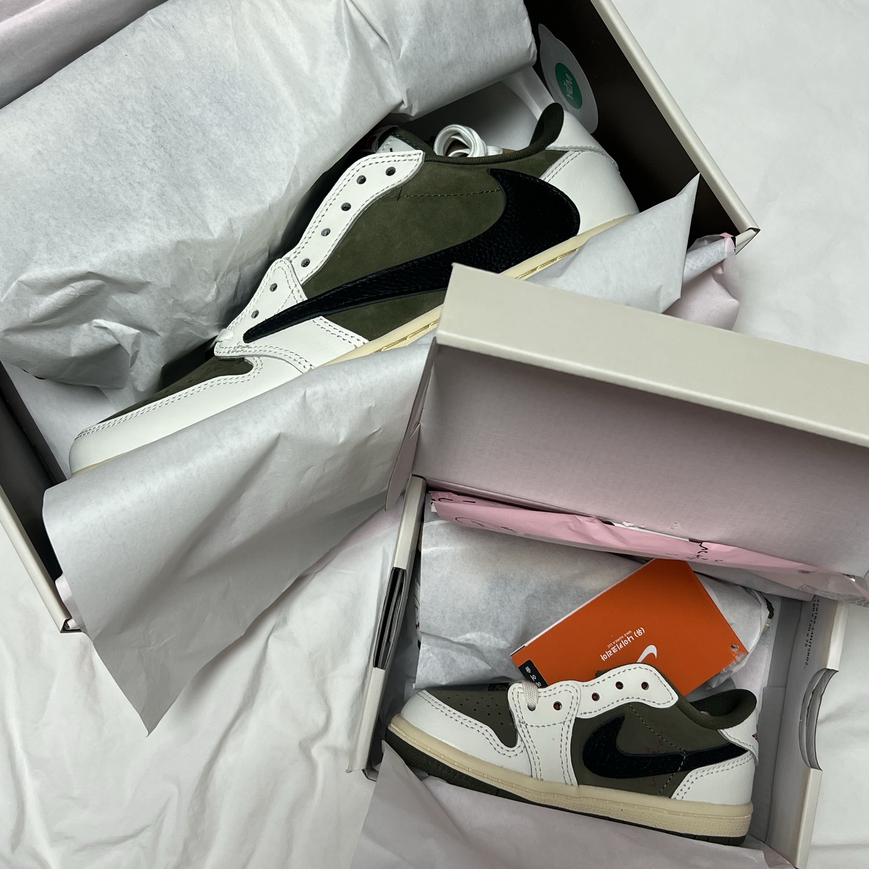 (TD) Jordan 1 x Travis Scott Retro Low OG SP Reverse Olive, Jordan 1 x Travis Scott Retro Low OG SP Reverse Olive 착용 스타일 - 2