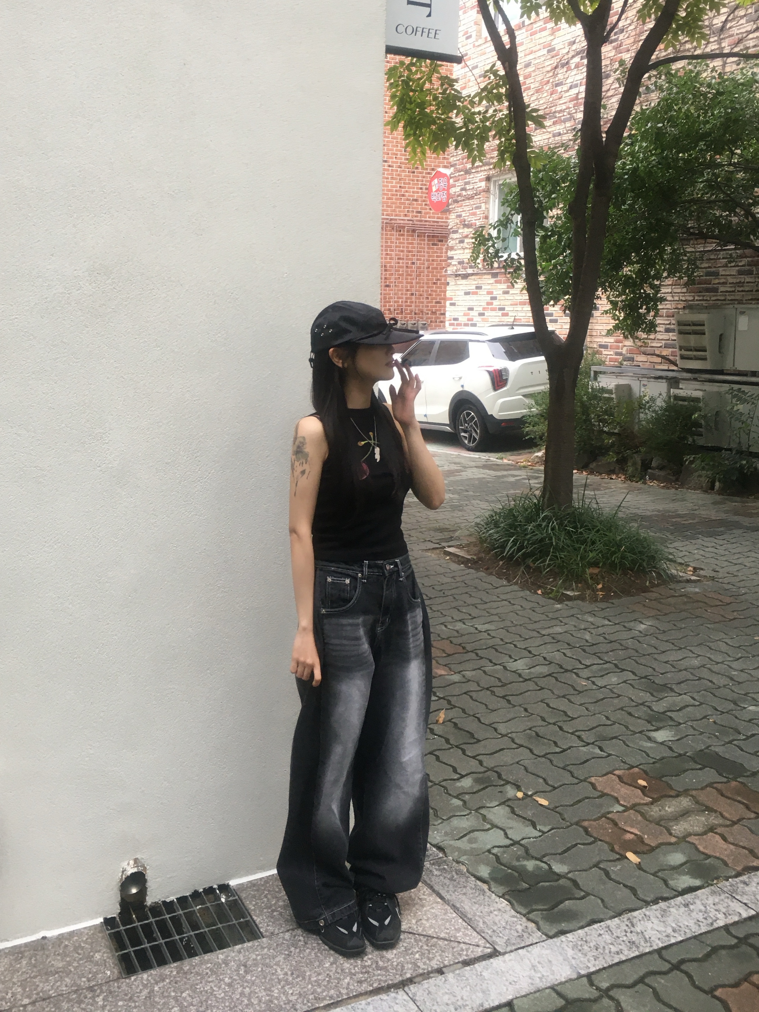 Hysteric Glamour You Pay Necklace Silver, Nike x Martine Rose Shox MR4 Black 착용 스타일