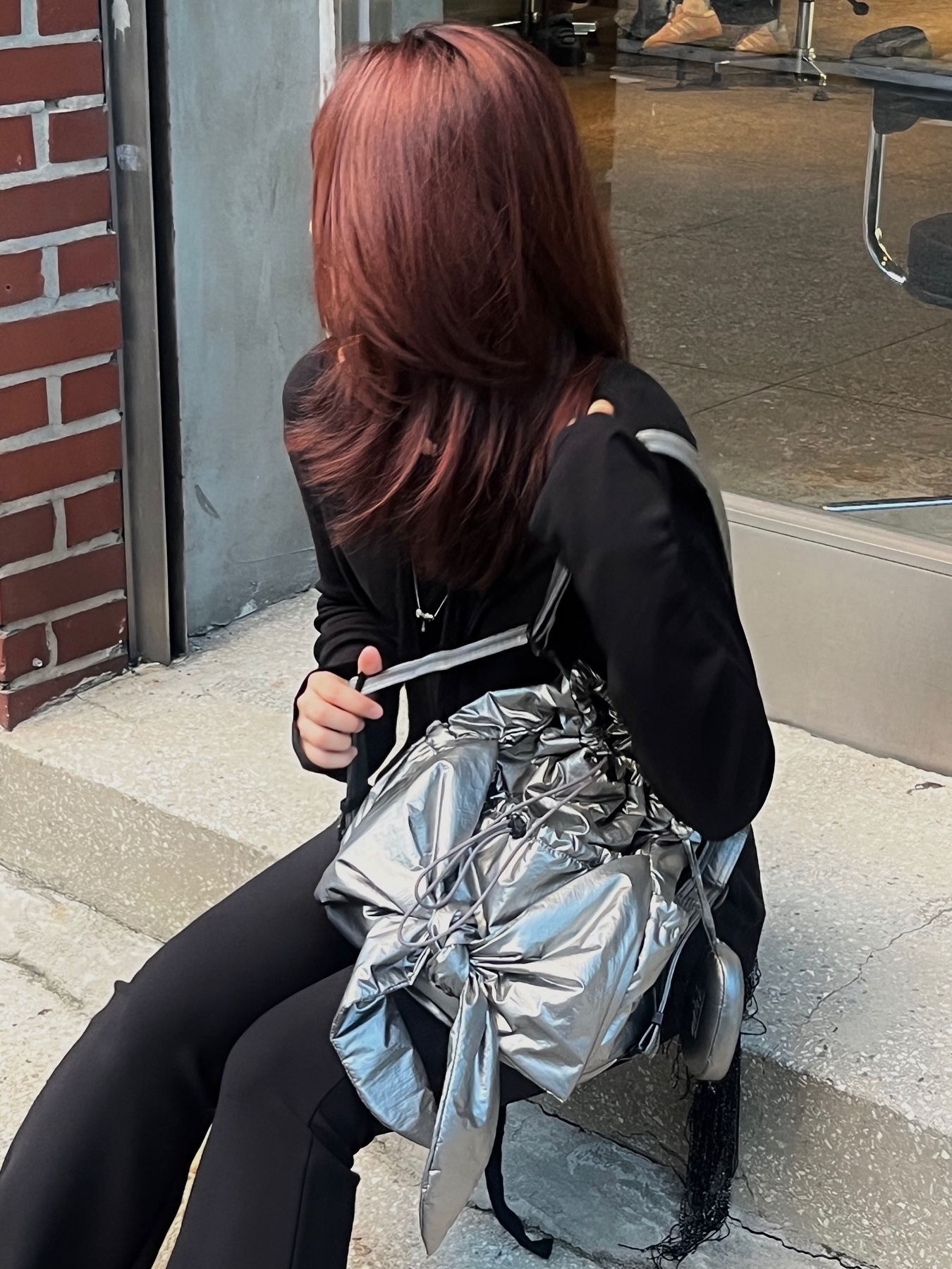 Athe Vanessabruno Ruban Backpack And Shoulder Bag Large Glossy Grey 착용 스타일 - 5