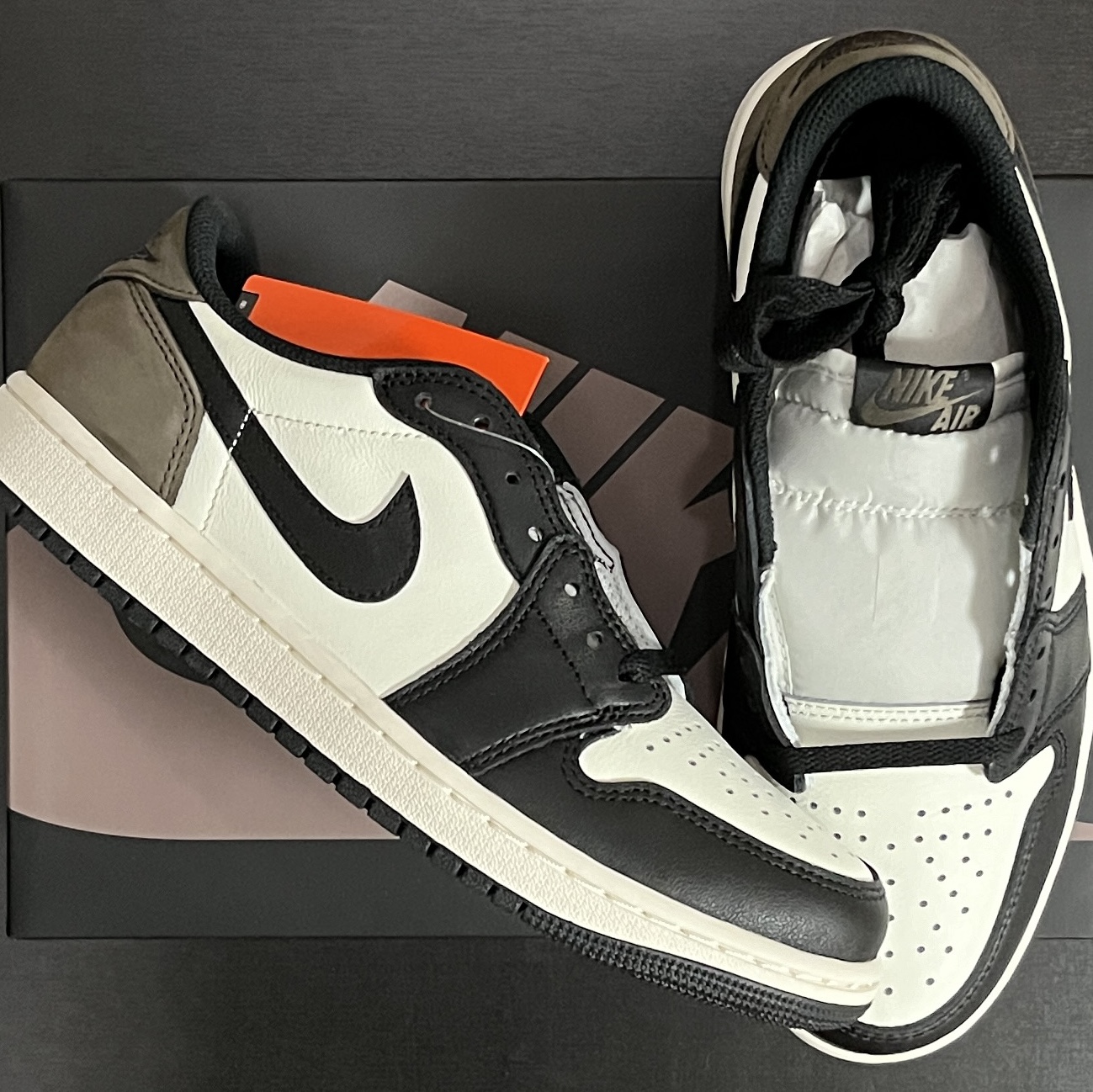 Jordan 1 Retro Low OG Mocha 착용 스타일