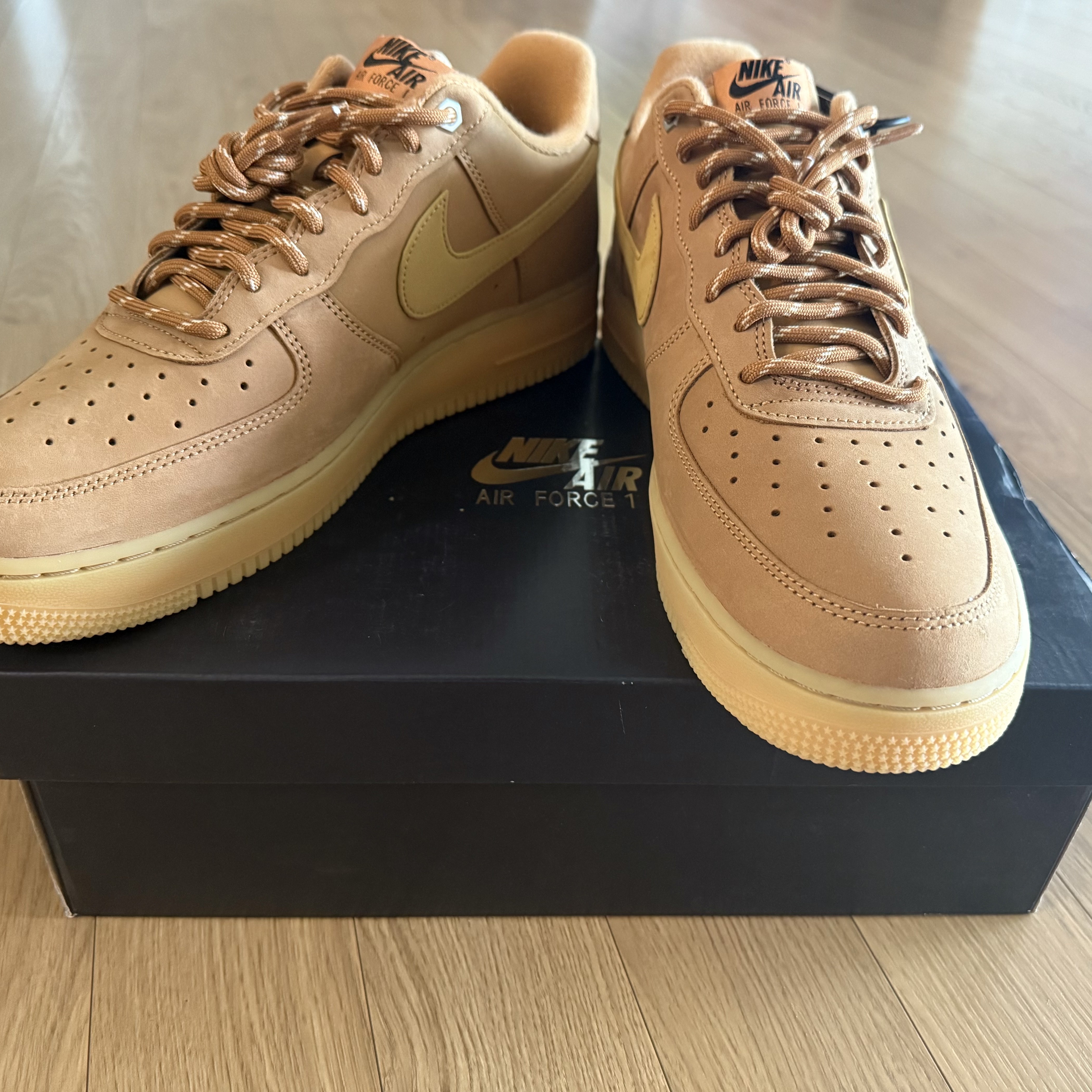 Nike Air Force 1 '07 WB Flax 착용 스타일